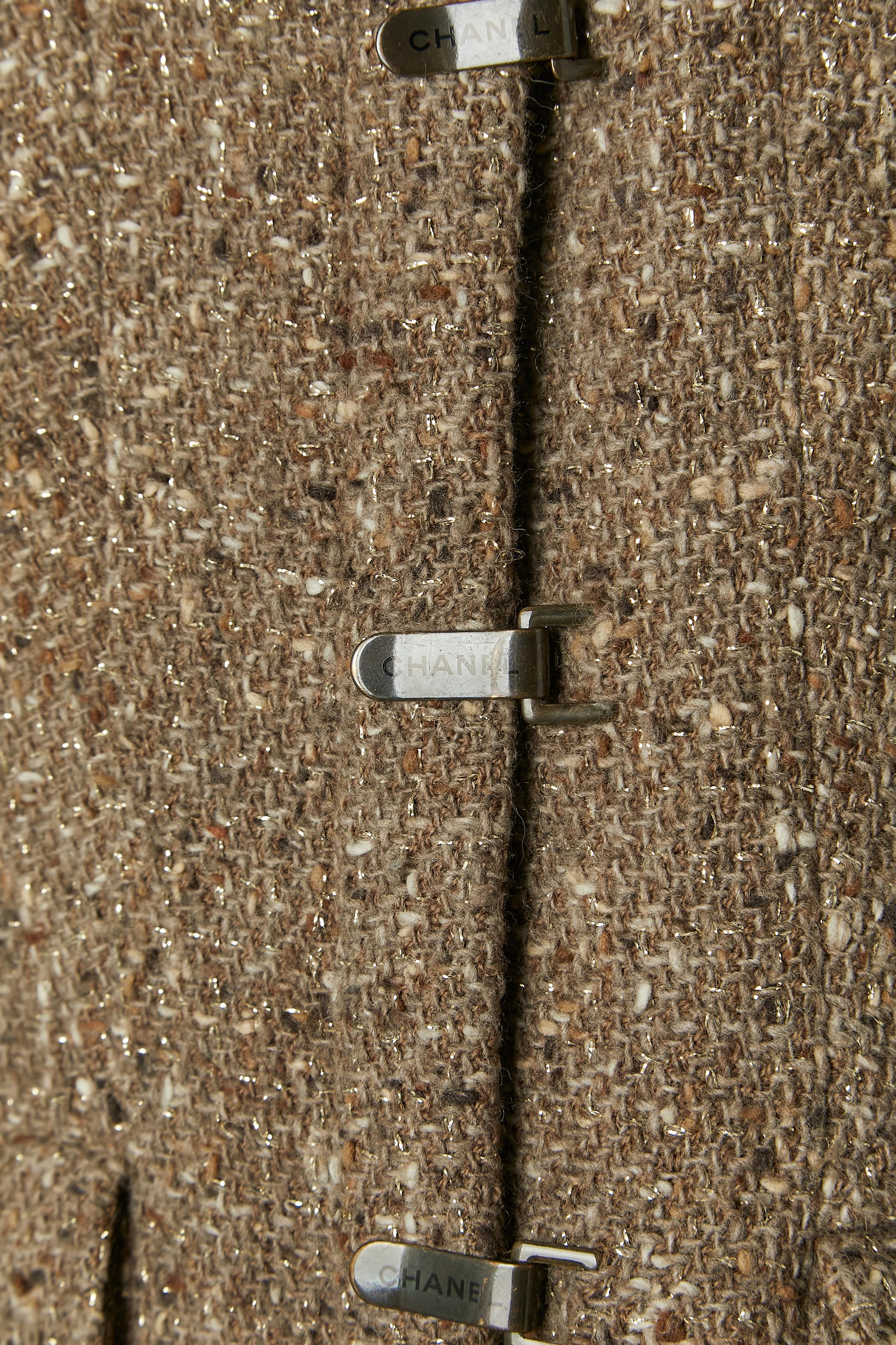 Nero Giacca monopetto in tweed  con chiusura a scatto con marchio Chanel 1999 in vendita