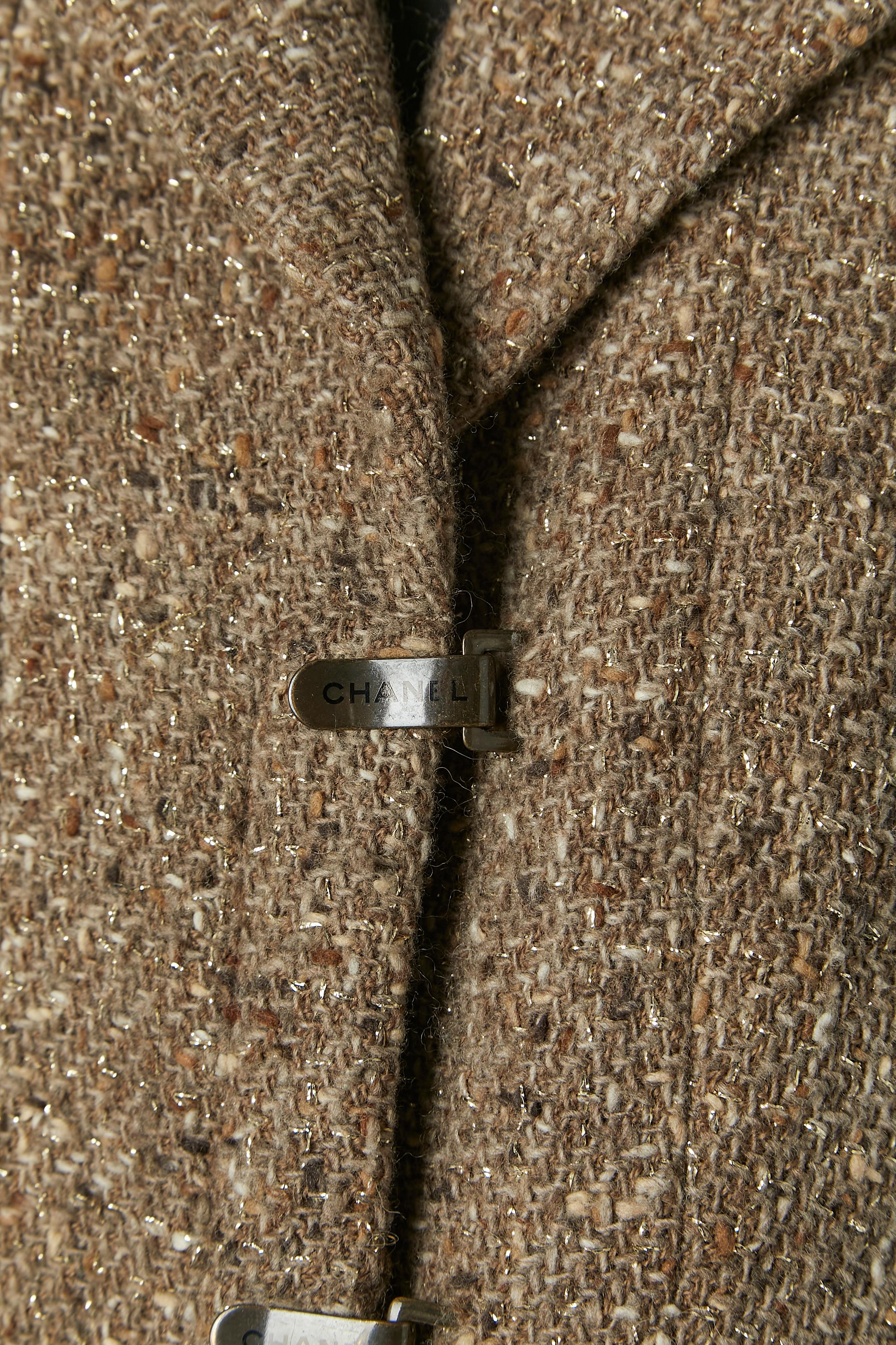 Giacca monopetto in tweed  con chiusura a scatto con marchio Chanel 1999 In condizioni ottime in vendita a Saint-Ouen-Sur-Seine, FR