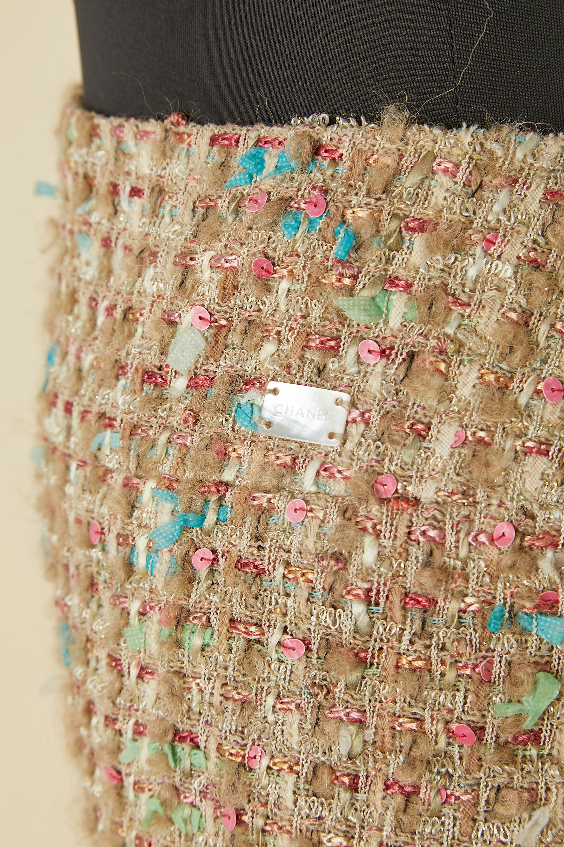 Tweed skirt with jacquard cashmere edge CHANEL In Excellent Condition For Sale In Saint-Ouen-Sur-Seine, FR