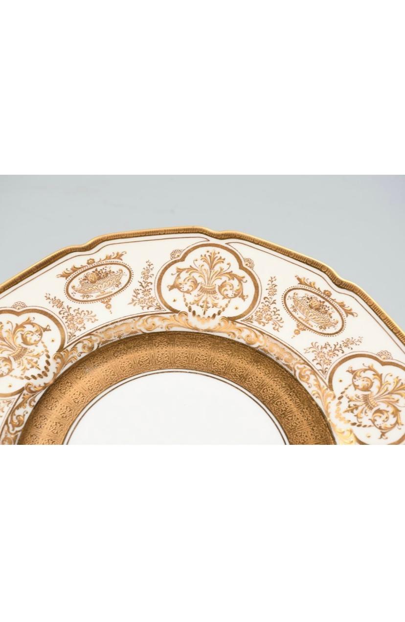 Twelve (12) Antique English Heavy Raised Gold Shaped Dinner Plates In Good Condition For Sale In West Palm Beach, FL