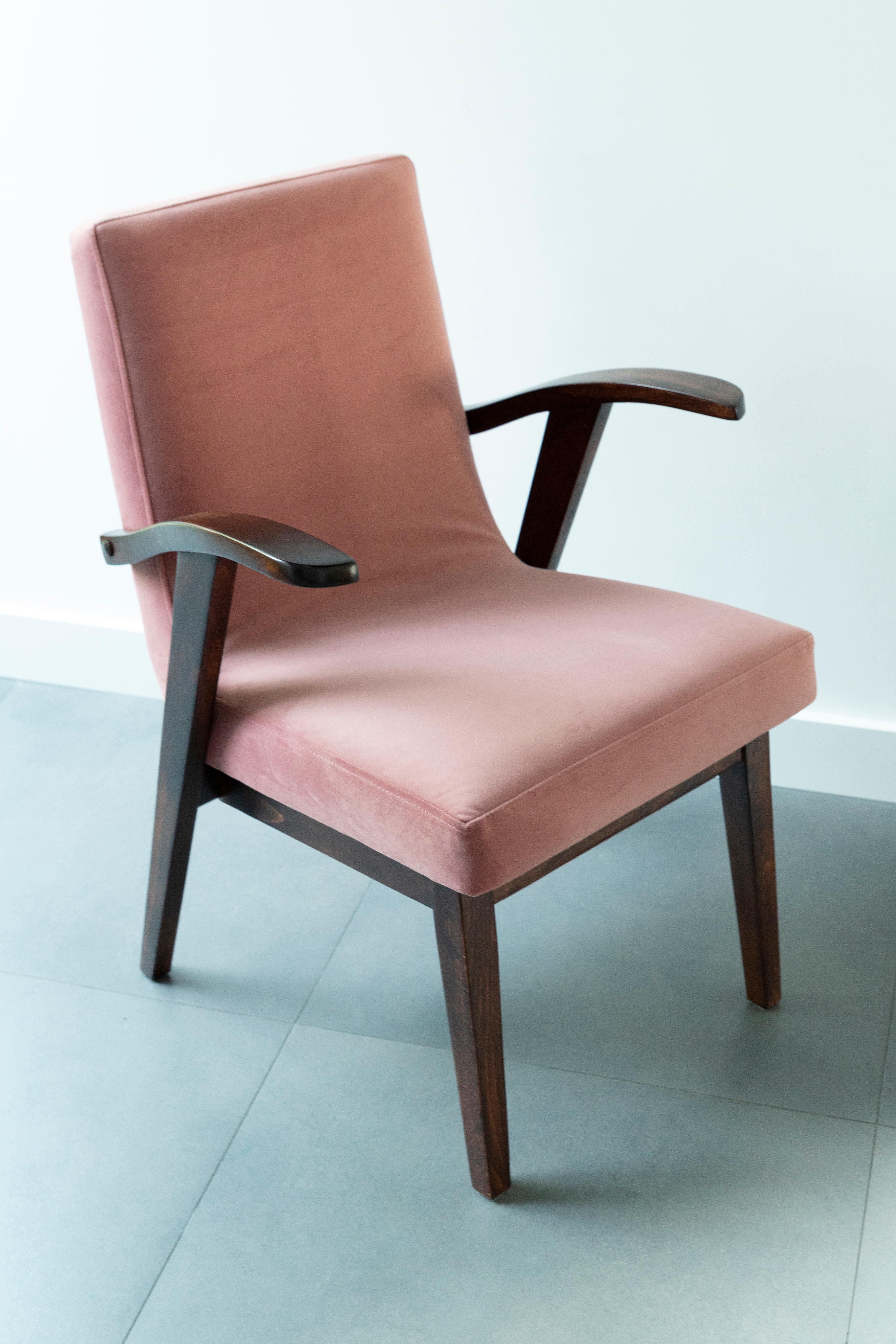 Twelve 20th Century Armchairs in Dusty Pink Velvet by Mieczyslaw Puchala, 1960s For Sale 1