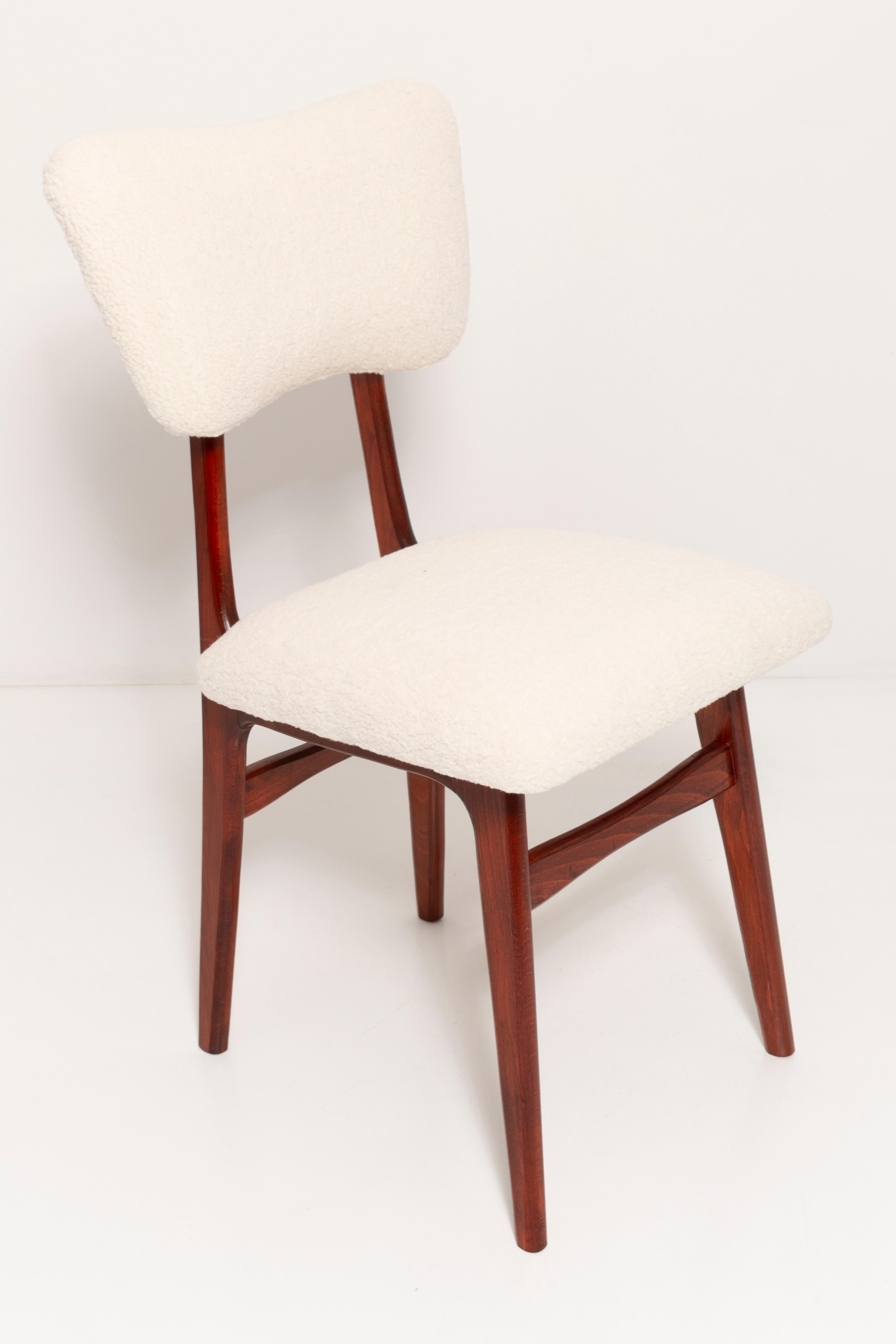 Mid-Century Modern Twelve 20th Century Cream Boucle and Cherry Wood Butterfly Chairs, 1960s, Europe For Sale