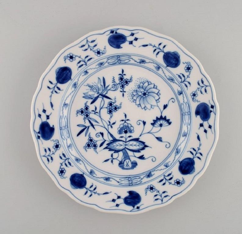German Twelve Antique Meissen Blue Onion Dinner Plates in Hand-Painted Porcelain