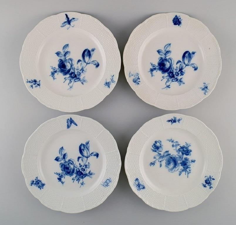 Twelve antique Meissen dinner plates in hand-painted porcelain. 
Blue flowers and butterflies. Late 19th century.
Measures: Diameter: 25.5 cm.
In excellent condition.
Stamped.
3rd factory quality.