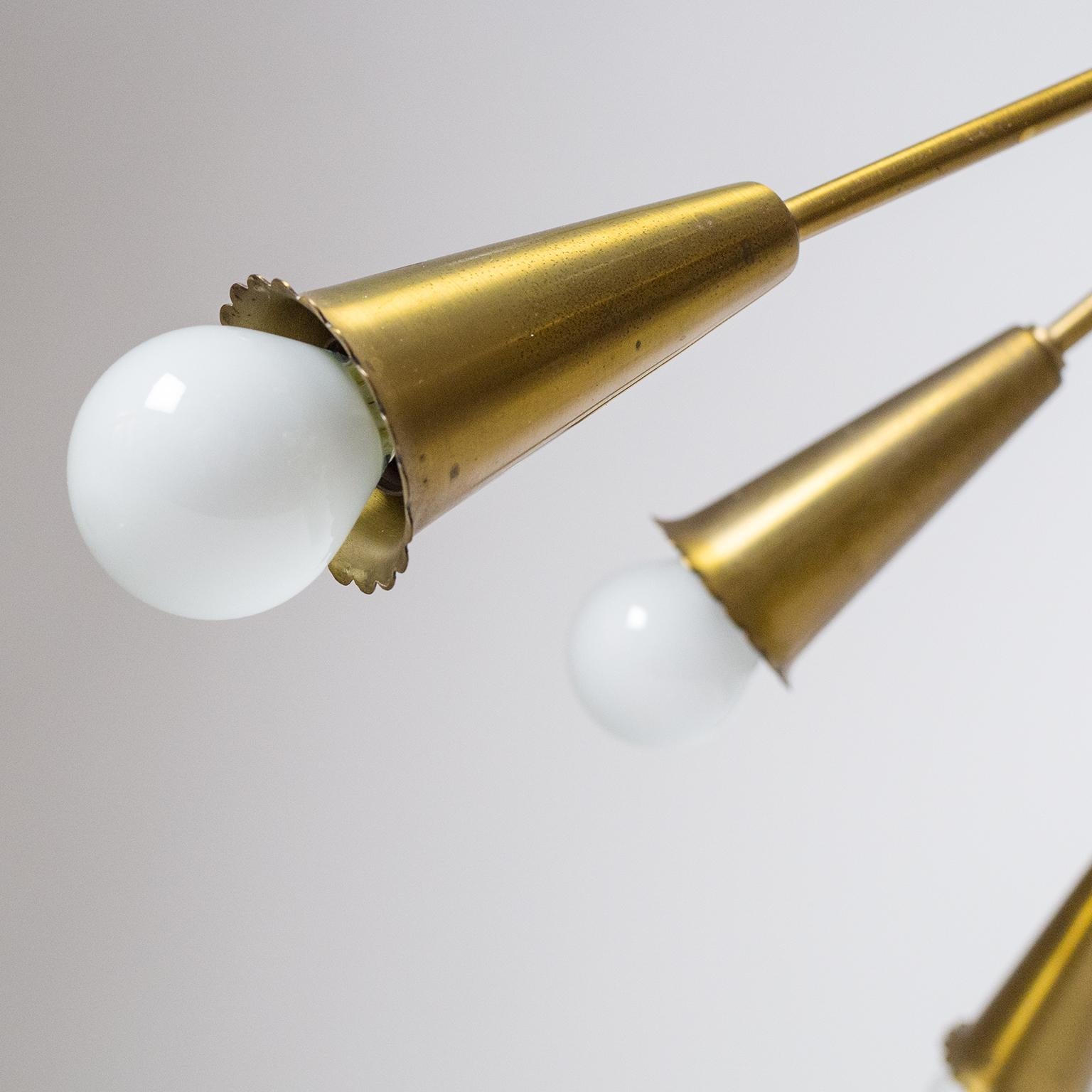 Twelve-Arm Brass Sputnik Chandelier, 1950s In Good Condition In Vienna, AT