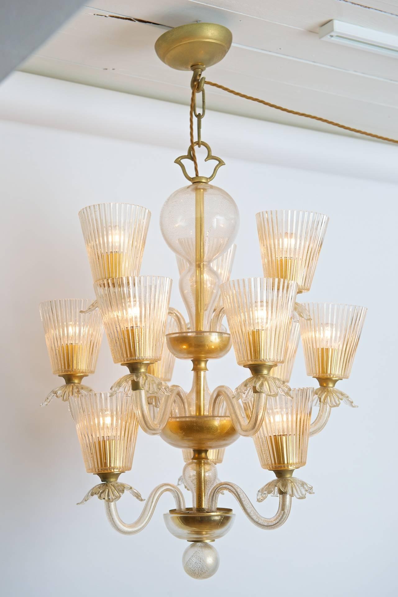 Exquisite and excellent quality chandelier by Barovier

Blown Murano glass with gold inclusions.

Italy, circa 1949

Re wired.