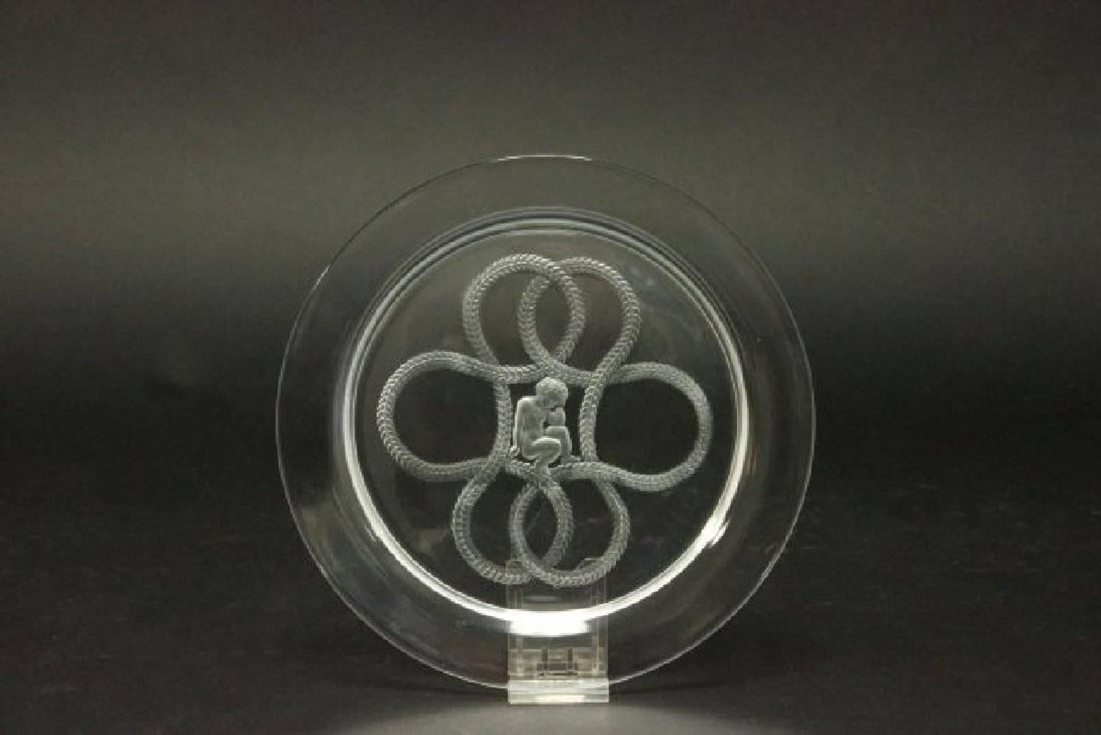 12 Art Deco Lalique Cherub and Rope Motif Plates In Good Condition For Sale In Atlanta, GA