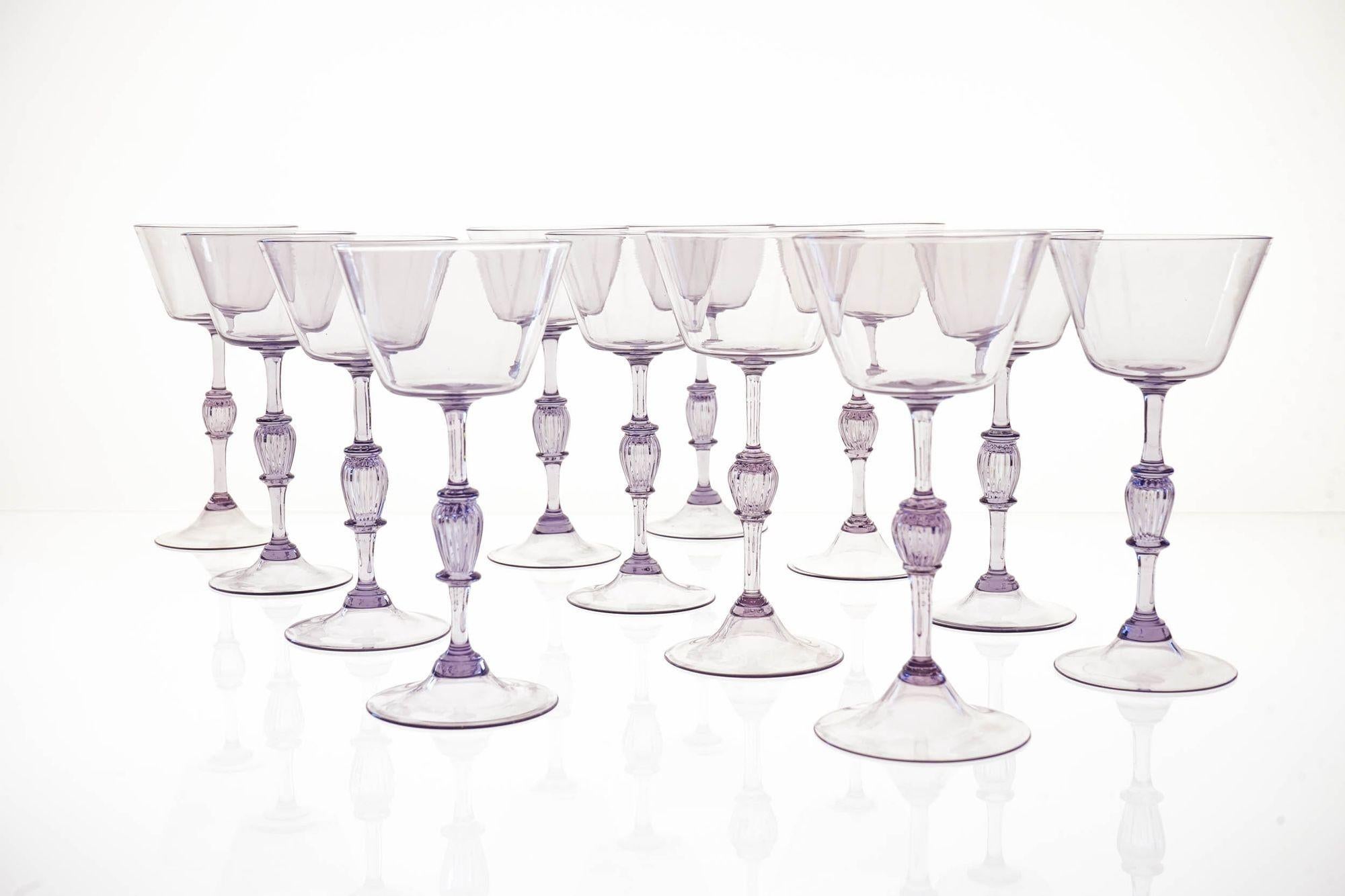 Mid-Century Modern Ensemble de douze verres à vin Cenedese, couleur cyclamen Verre de Murano. Chefs-d'œuvre en vente