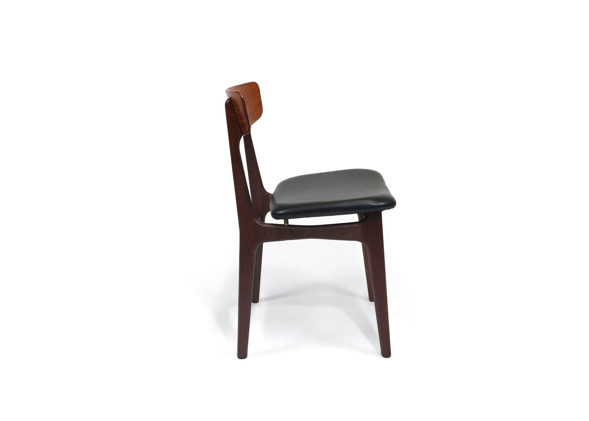 Twelve Danish Teak Dining Chairs in Black Leather In Excellent Condition For Sale In Oakland, CA