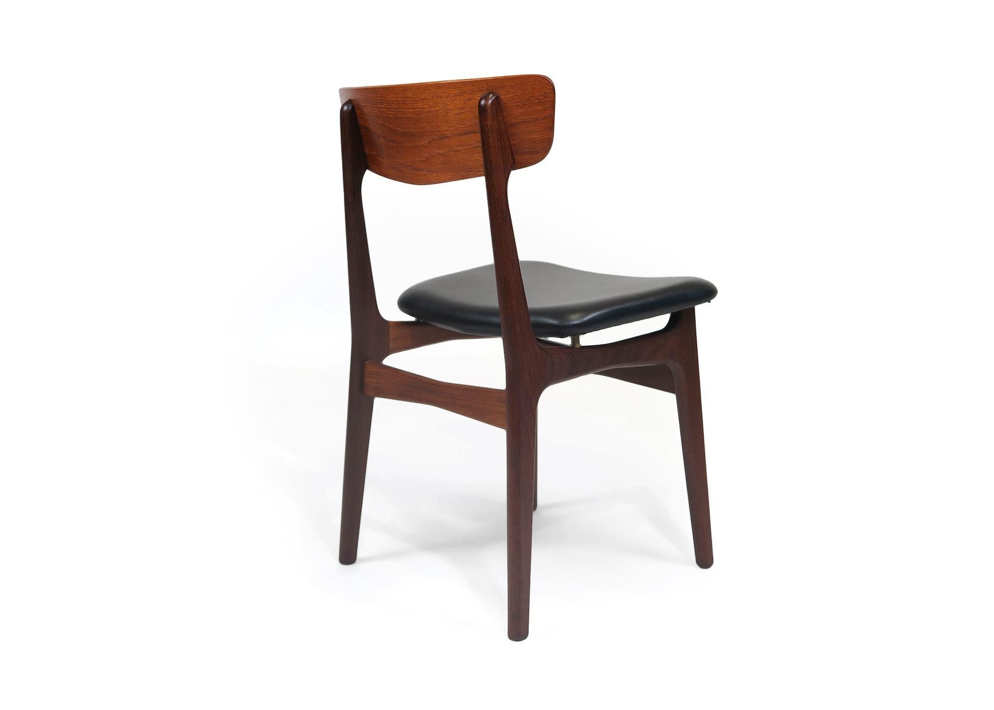 20th Century Twelve Danish Teak Dining Chairs in Black Leather For Sale