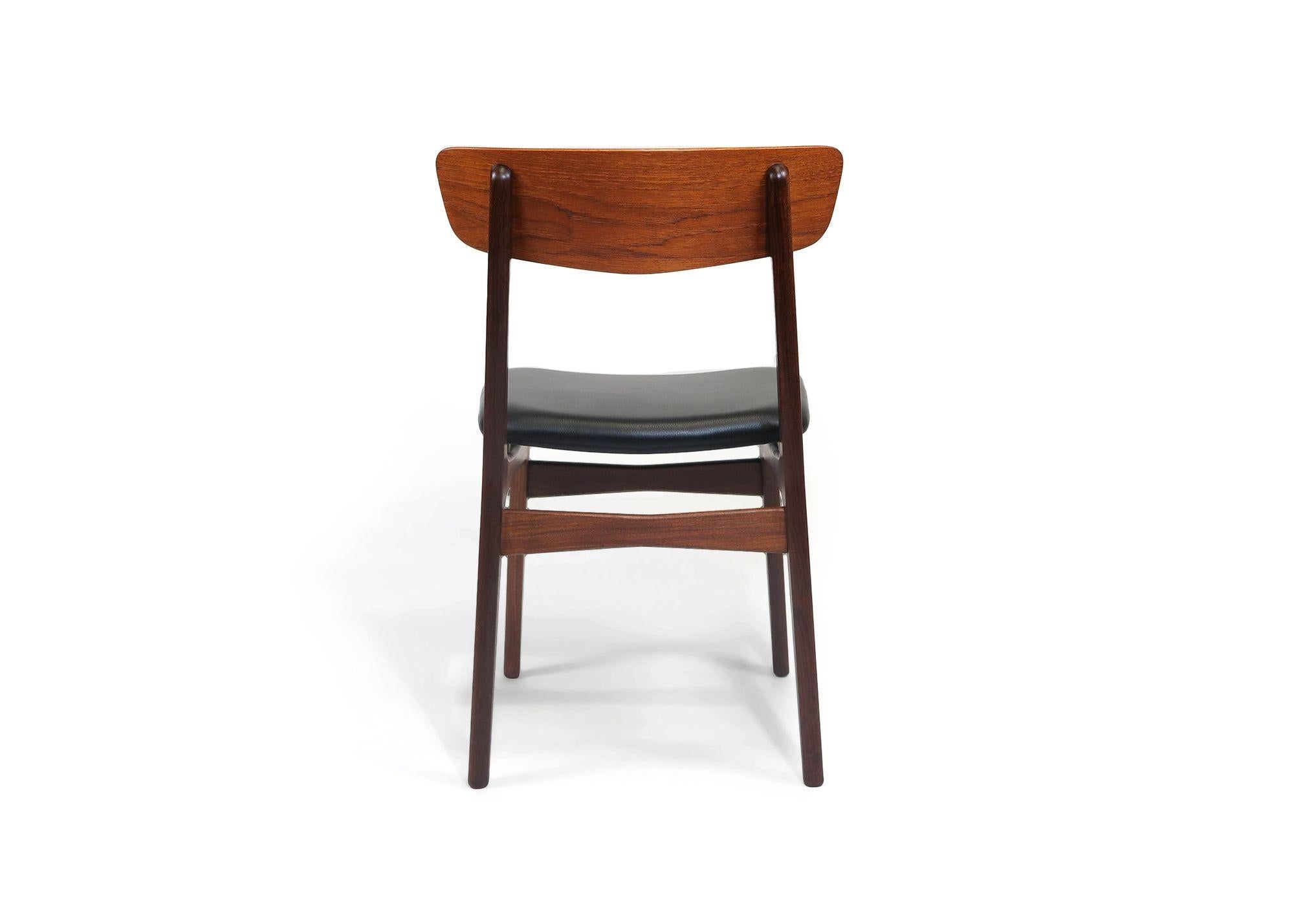 Twelve Danish Teak Dining Chairs in Black Leather For Sale 2
