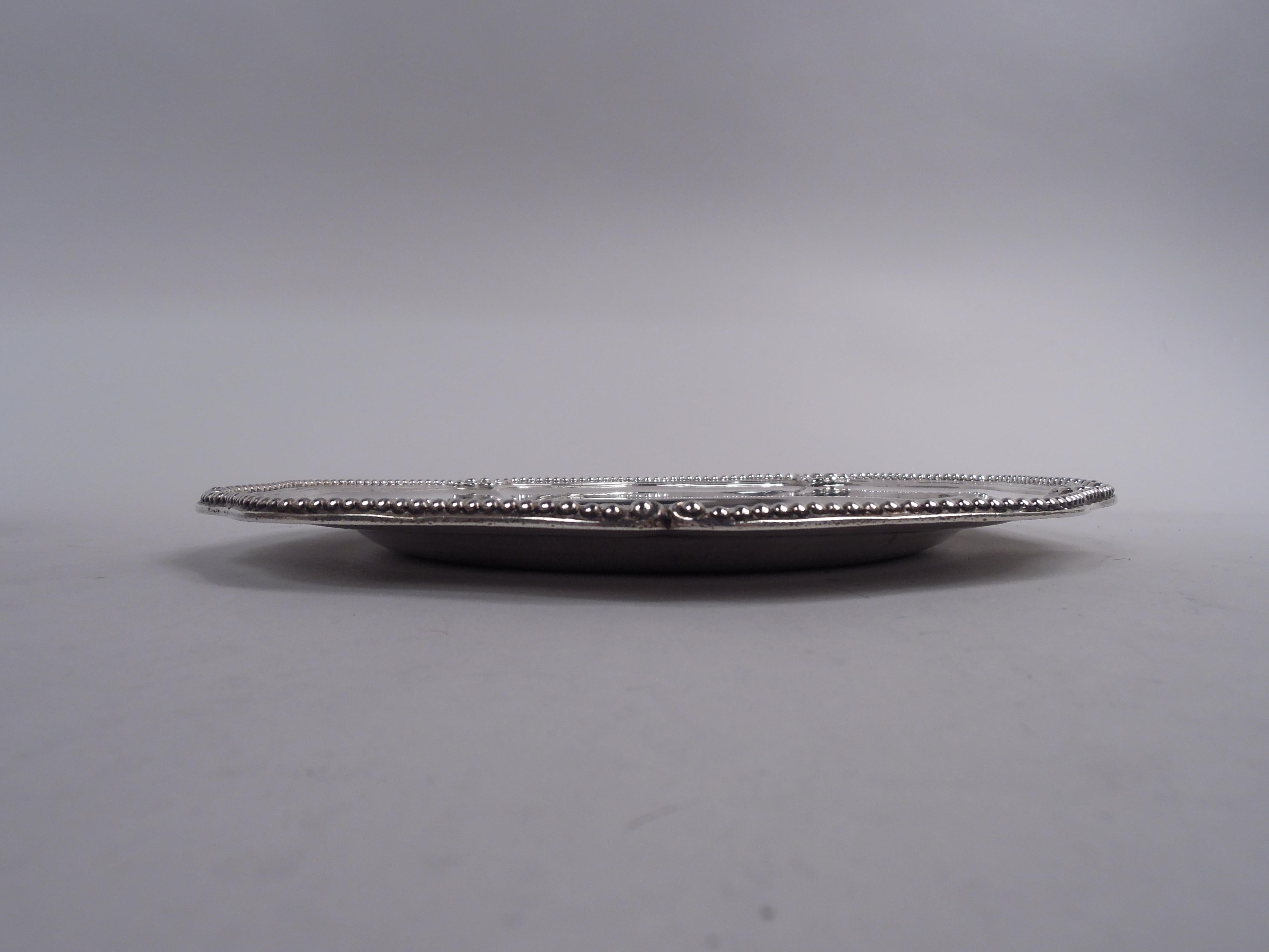 Zwölf englische georgianische klassische georgianische Sterlingsilber-Essteller, 1764 (Britisch)