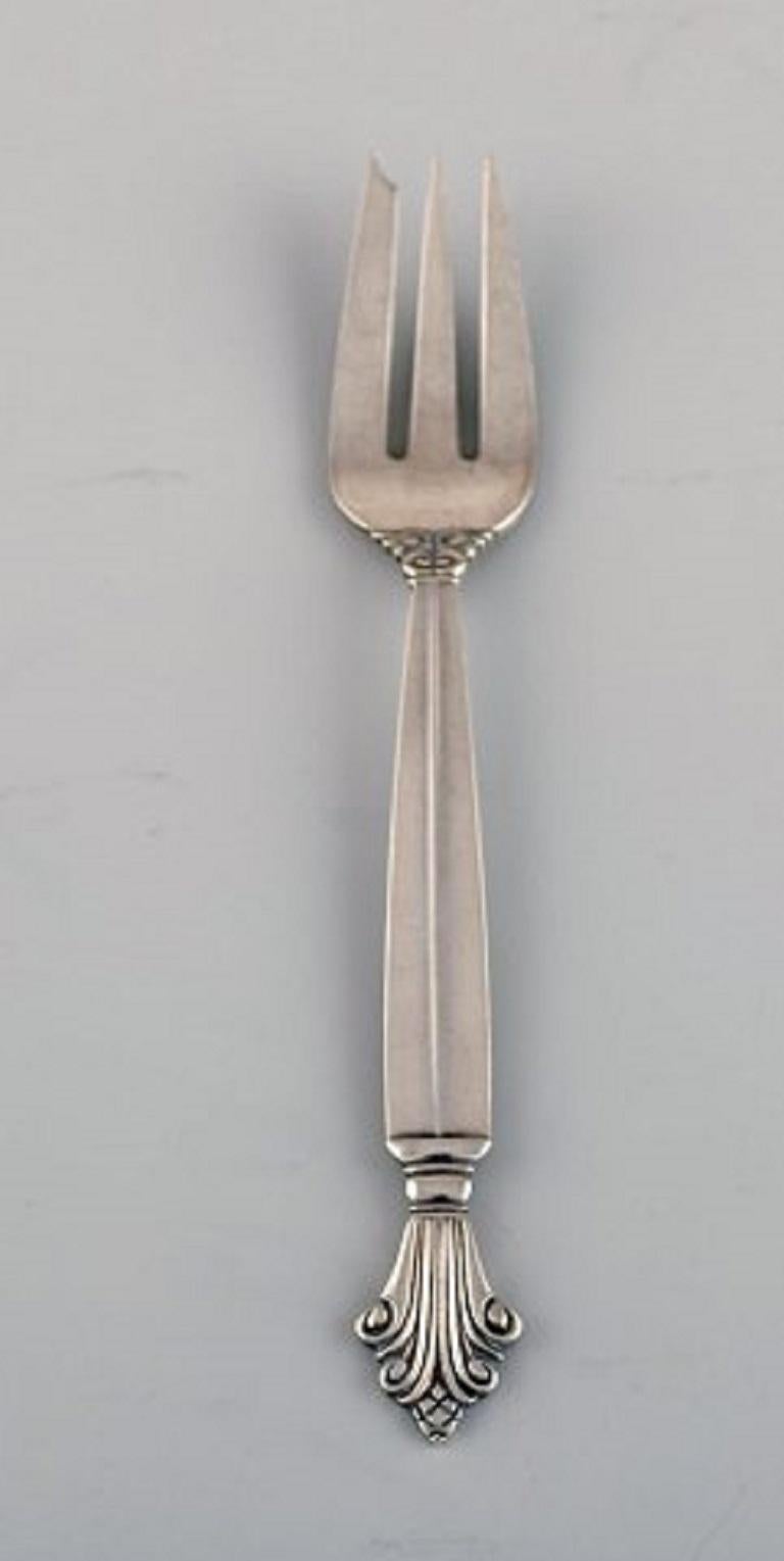 Twelve Georg Jensen Acanthus pastry forks in sterling silver.
Measure: Length 14.2 cm.
Stamped.
In excellent condition.
Our skilled Georg Jensen silversmith / jeweler can polish all silver and gold so that it appears as new. The price is very