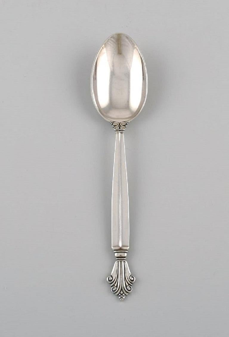 Twelve Georg Jensen Acanthus spoons in sterling silver.
Length: 15.7 cm.
In excellent condition.
Stamped.
Our skilled Georg Jensen silversmith / goldsmith can polish all silver and gold so that it appears new. The price is very reasonable.