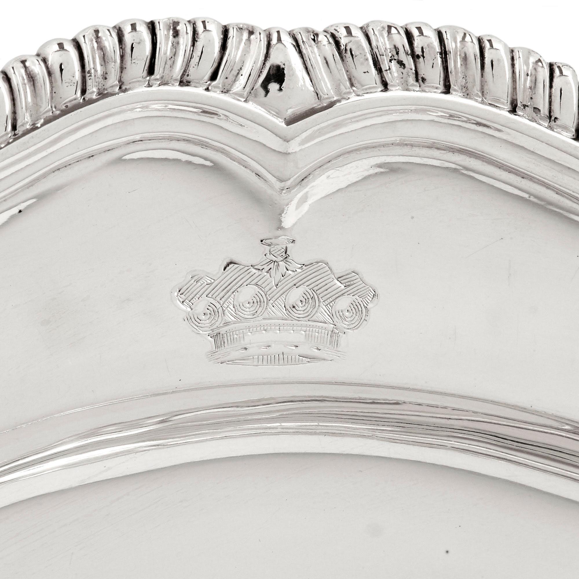Doce platos de plata georgianos de Wright Inglés en venta