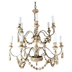 Lustre à douze lumières orné de perles, avec patine finie à la main
