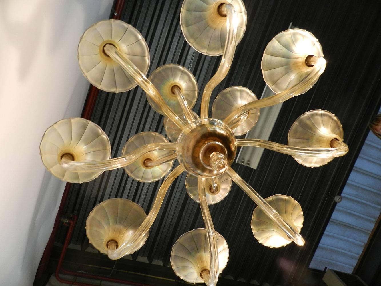 Lampadario Art Deco a dodici luci in cristallo giallo di Boemia, 1930 circa in vendita 1
