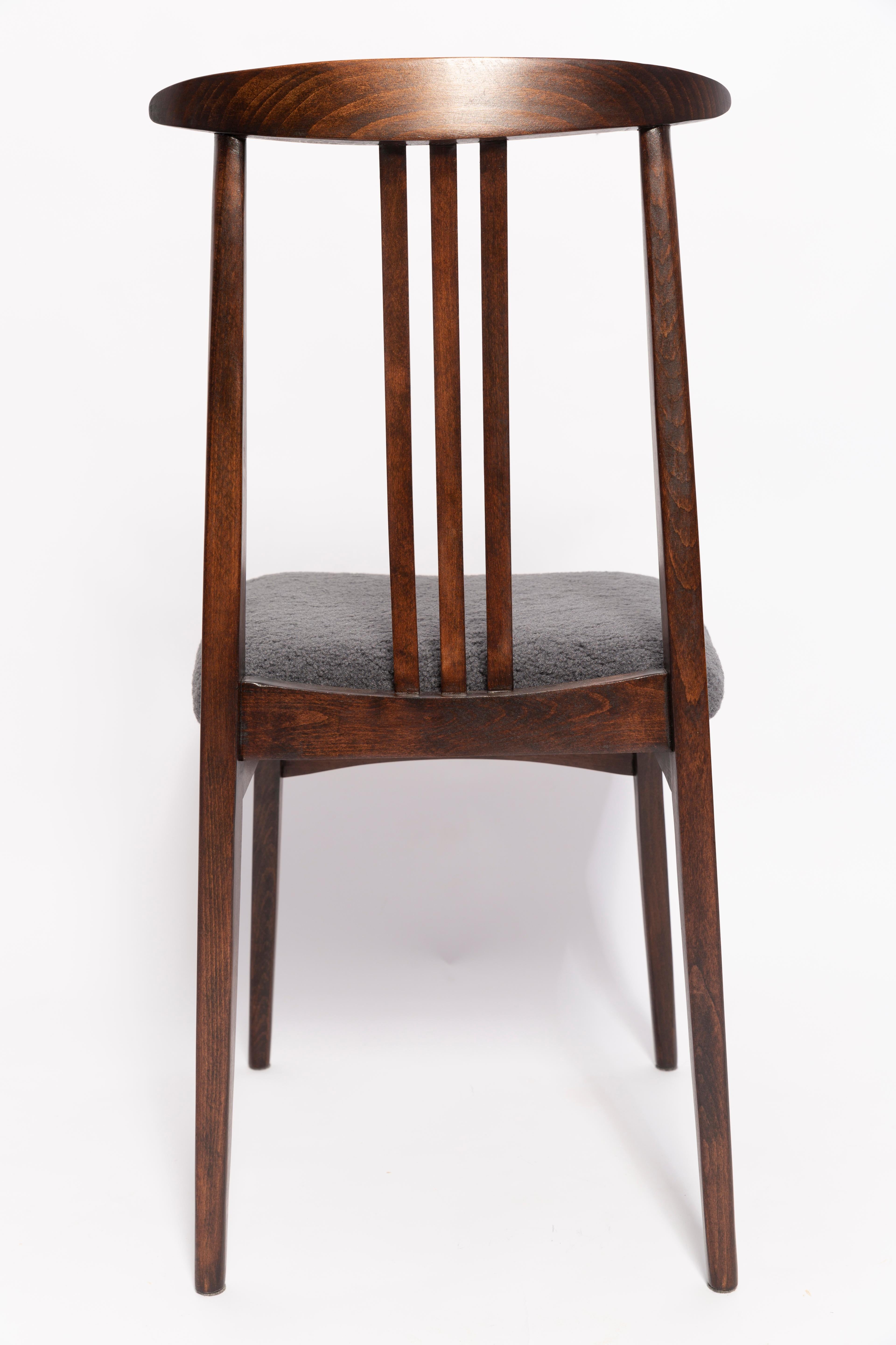Twelve Mid-Century Graphite Boucle Chairs, Walnut Wood, M Zielinski, Europe 1960 In Excellent Condition For Sale In 05-080 Hornowek, PL