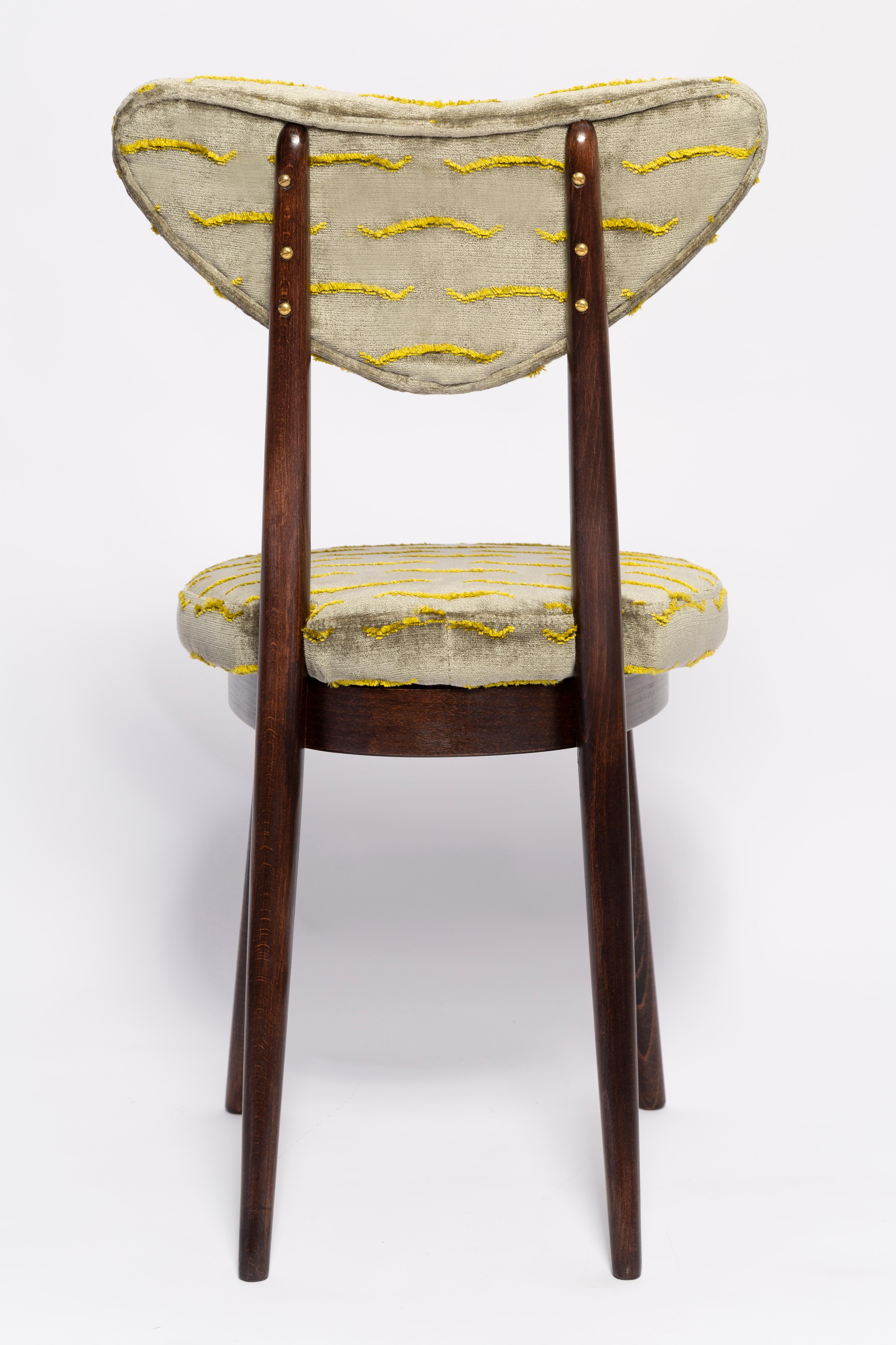 Douze chaises en forme de cœur du milieu du siècle en velours vert Nouvelles Vagues, Europe, années 1960 en vente 6
