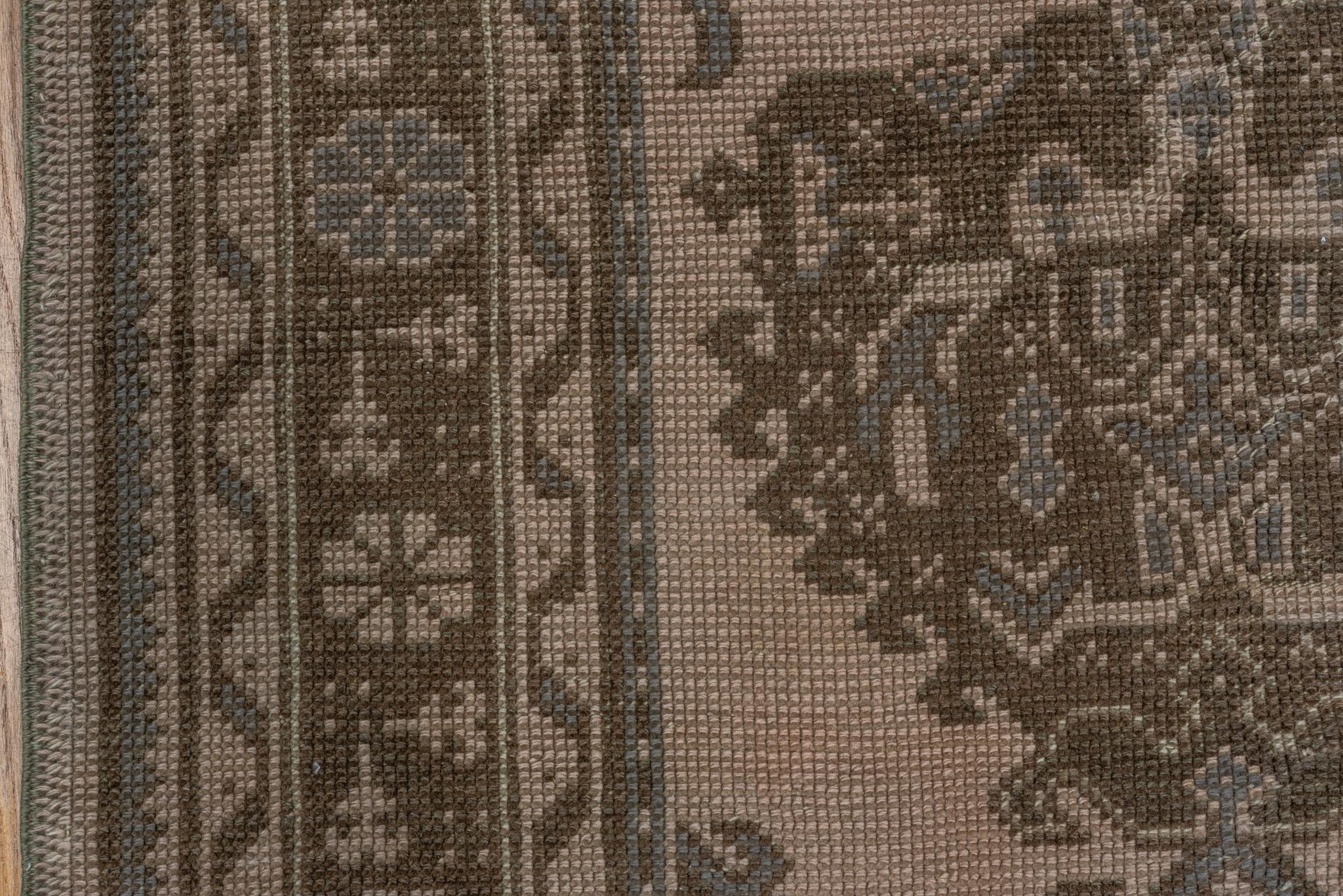 Zwölf Motiv Tan Brown Oushak (20. Jahrhundert) im Angebot