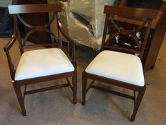 Douze nouvelles chaises à manger de style Adams en acajou par Leighton Hall