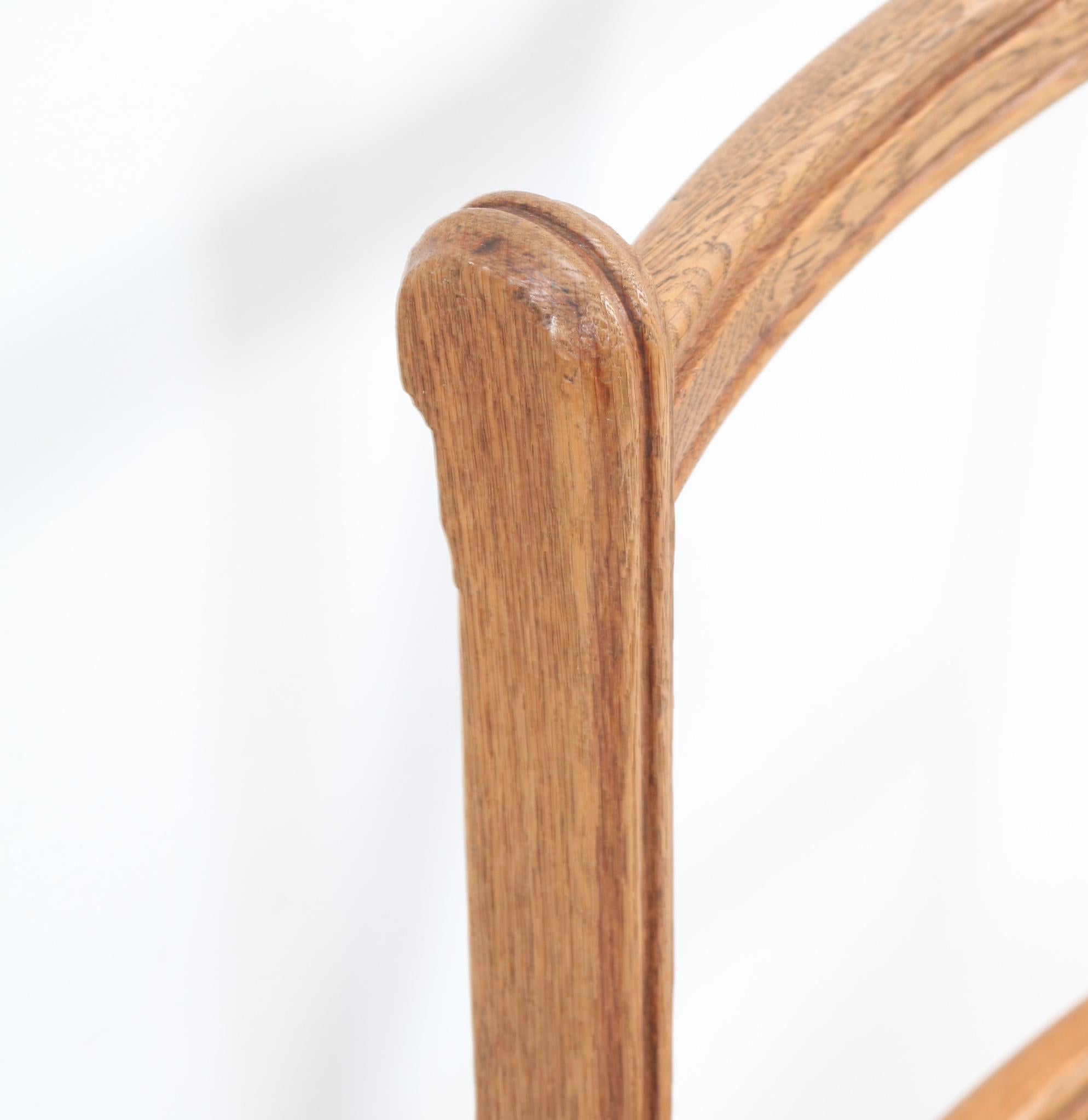 Twelve Oak Arts & Crafts Chairs by Hendrik Petrus for the University of Leiden For Sale 3