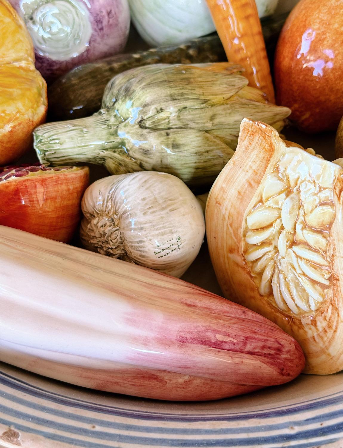 Twelve piece set of Lodi Ceramic Fruit and Vegetables In Good Condition For Sale In Florence, Tuscany
