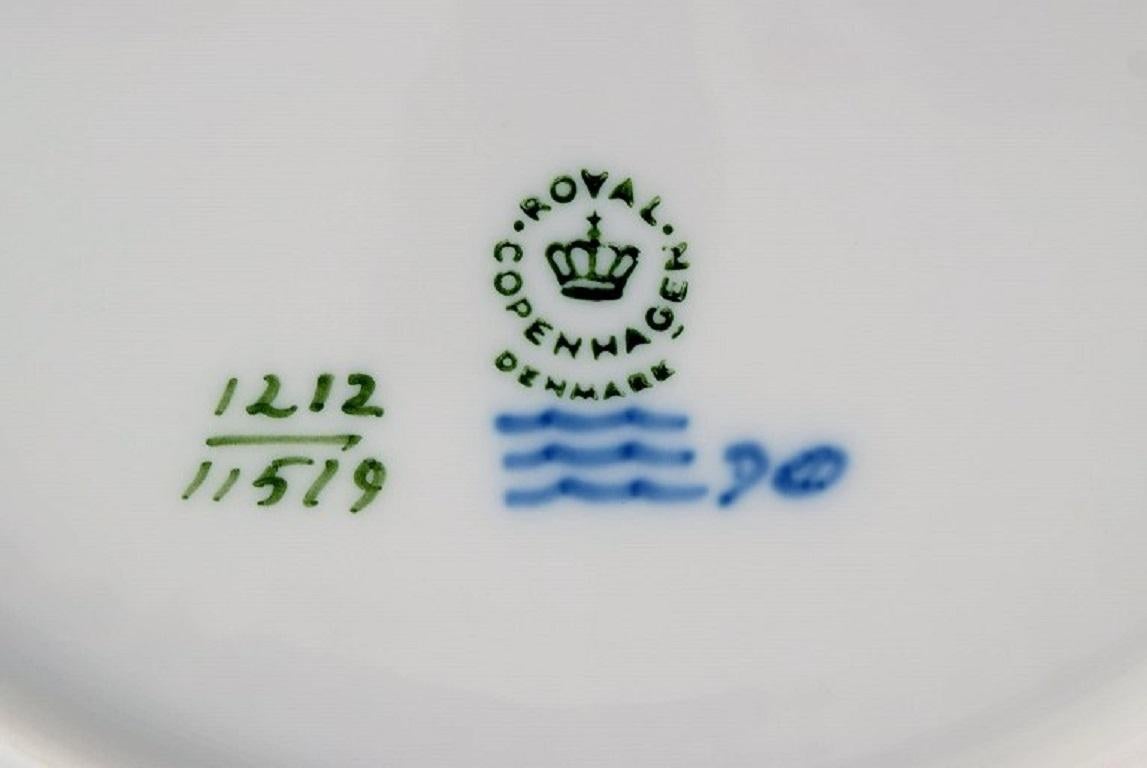 Peint à la main Douze assiettes à dîner à éventail bleu Royal Copenhagen, années 1960 / 1970 en vente