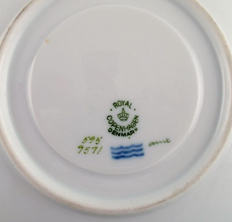 Zwölf Royal Copenhagen Goldene Korb-Bouillon-Tasse mit Untertassen und Untertassen im Angebot 1