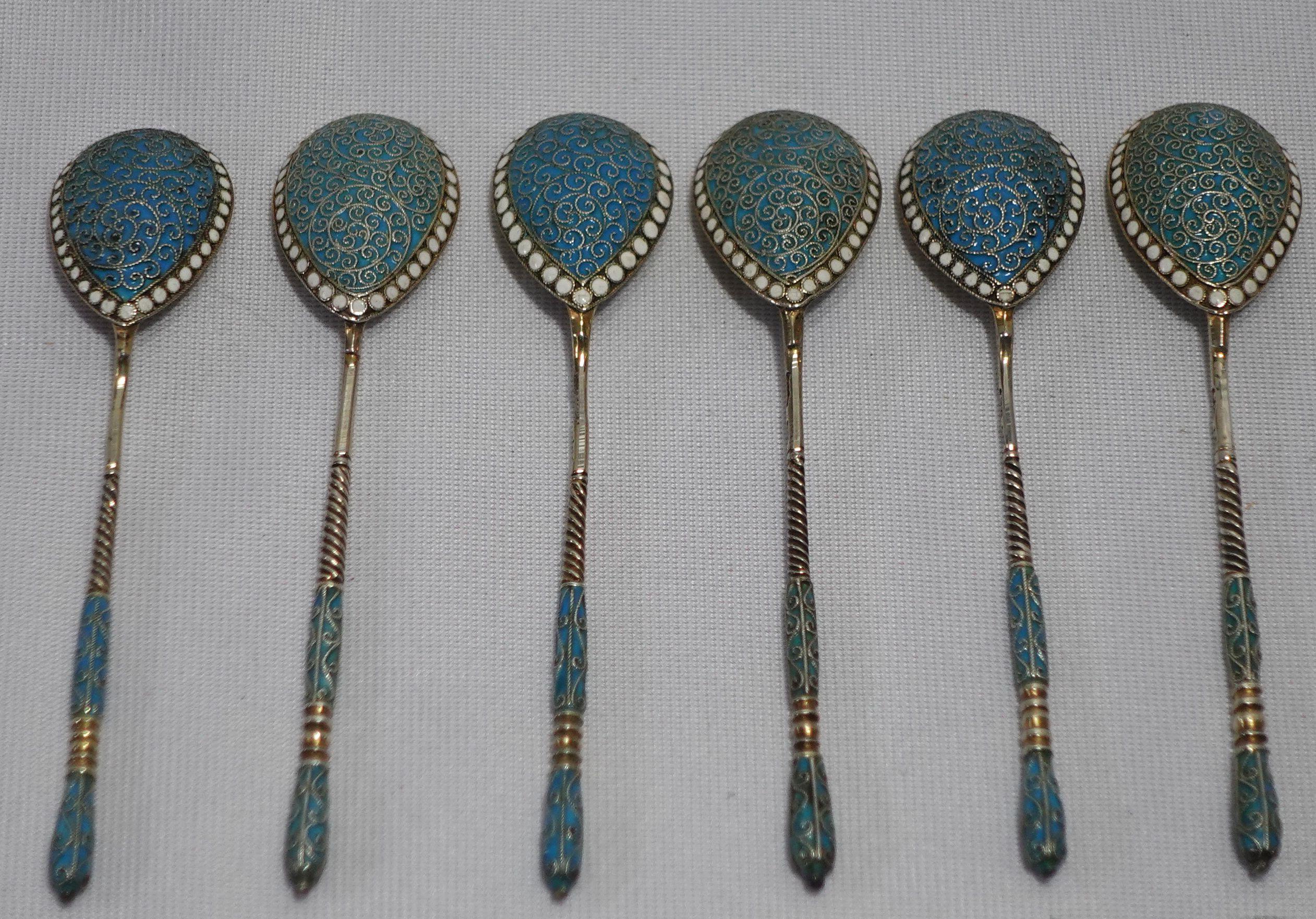Late 19th Century Twelve Russian .875 Silver Gilt and Cloisonne Enamel Demitasse Spoons For Sale