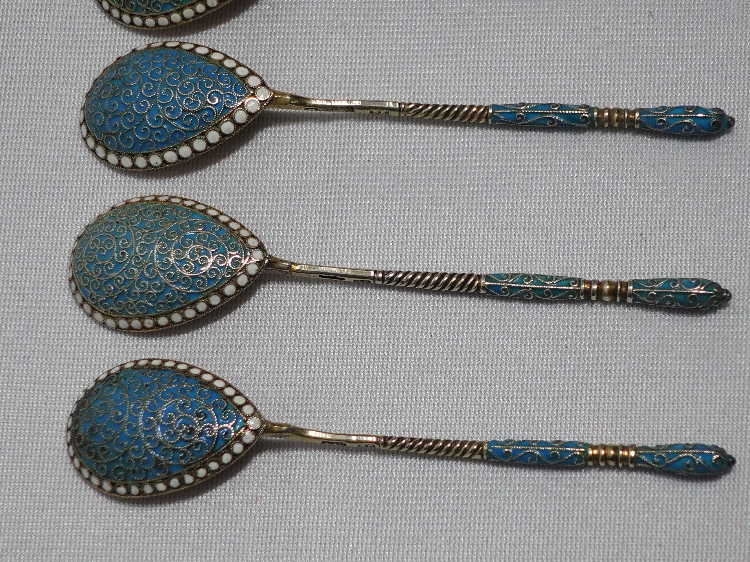 Twelve Russian .875 Silver Gilt and Cloisonne Enamel Demitasse Spoons For Sale 2
