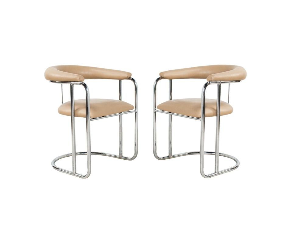 Mid-Century Modern Douze chaises de salle à manger chromées par Anton Lorenz pour Thonet en vente