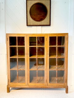 Libreria anni '20 Heal's in Oak sbiancata