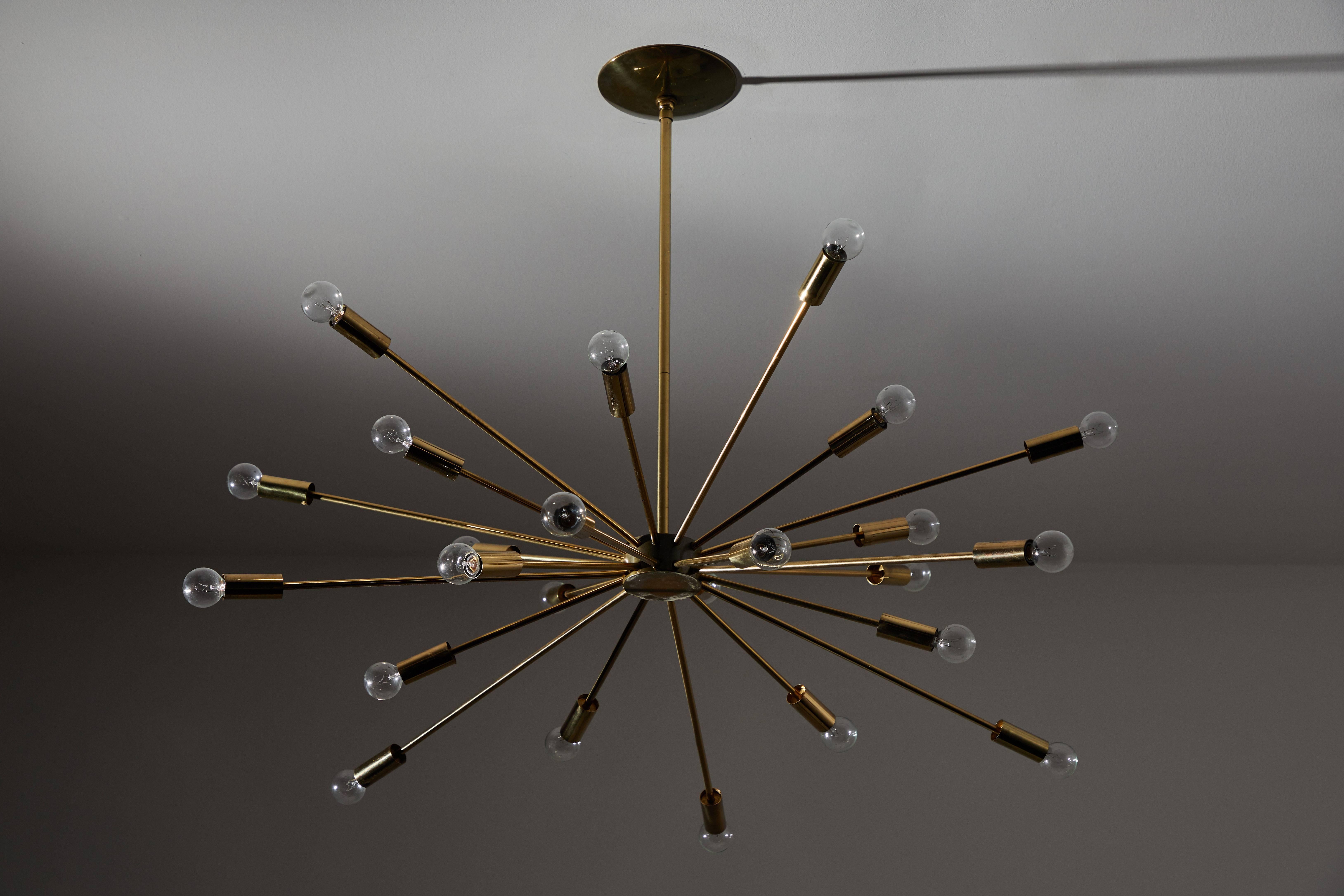 Twenty-Four-Arm Chandelier by Gino Sarfatti for Lightolier In Good Condition In Los Angeles, CA