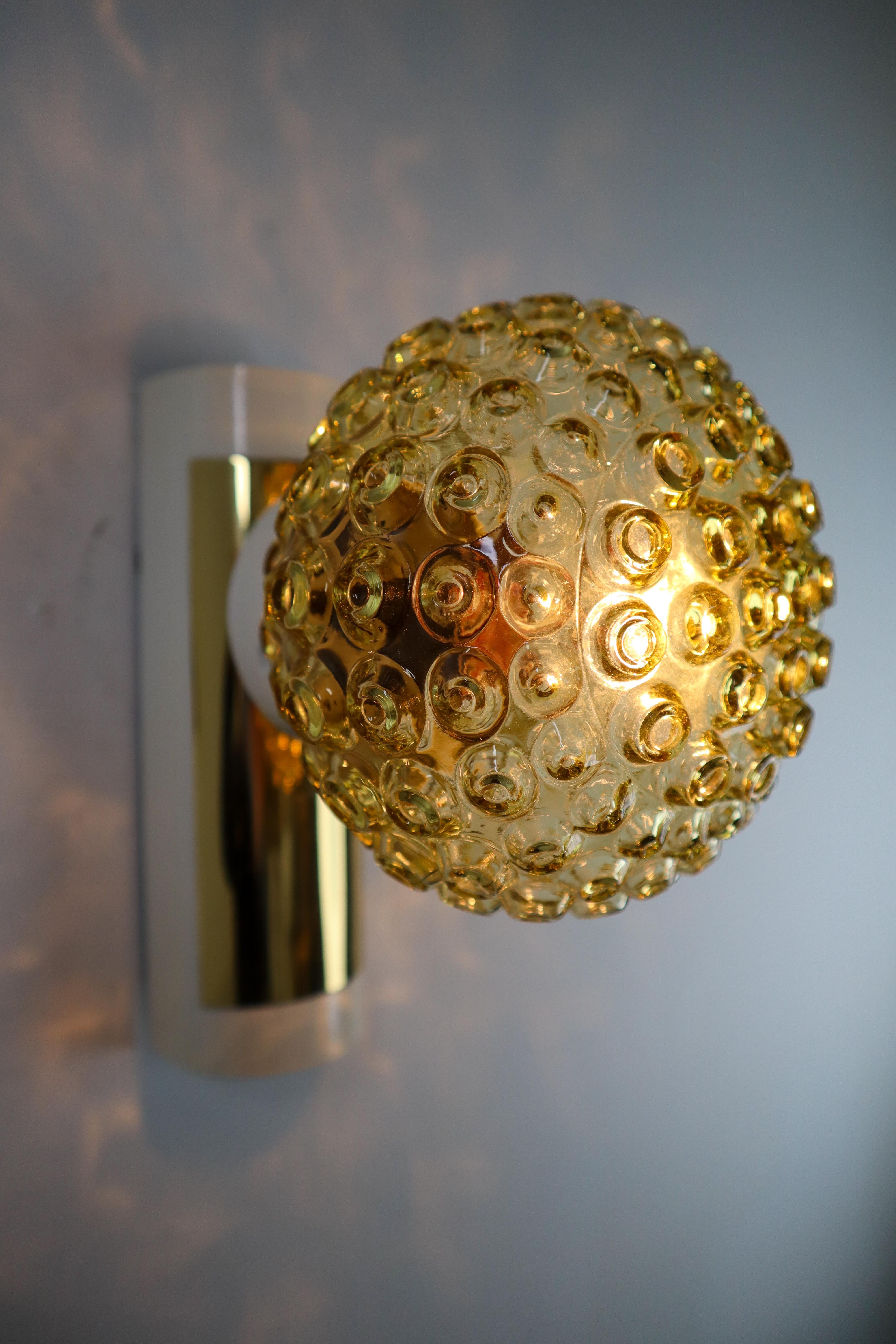 Twenty Midcentury Wall Lights Scones with Amber Glass and Brass, Italy, 1970s 4