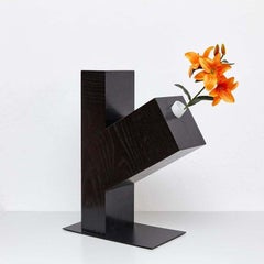 Zwanzig-Seven Woods, Chinesische künstliche Blumenvase Omega von Ettore Sottsass