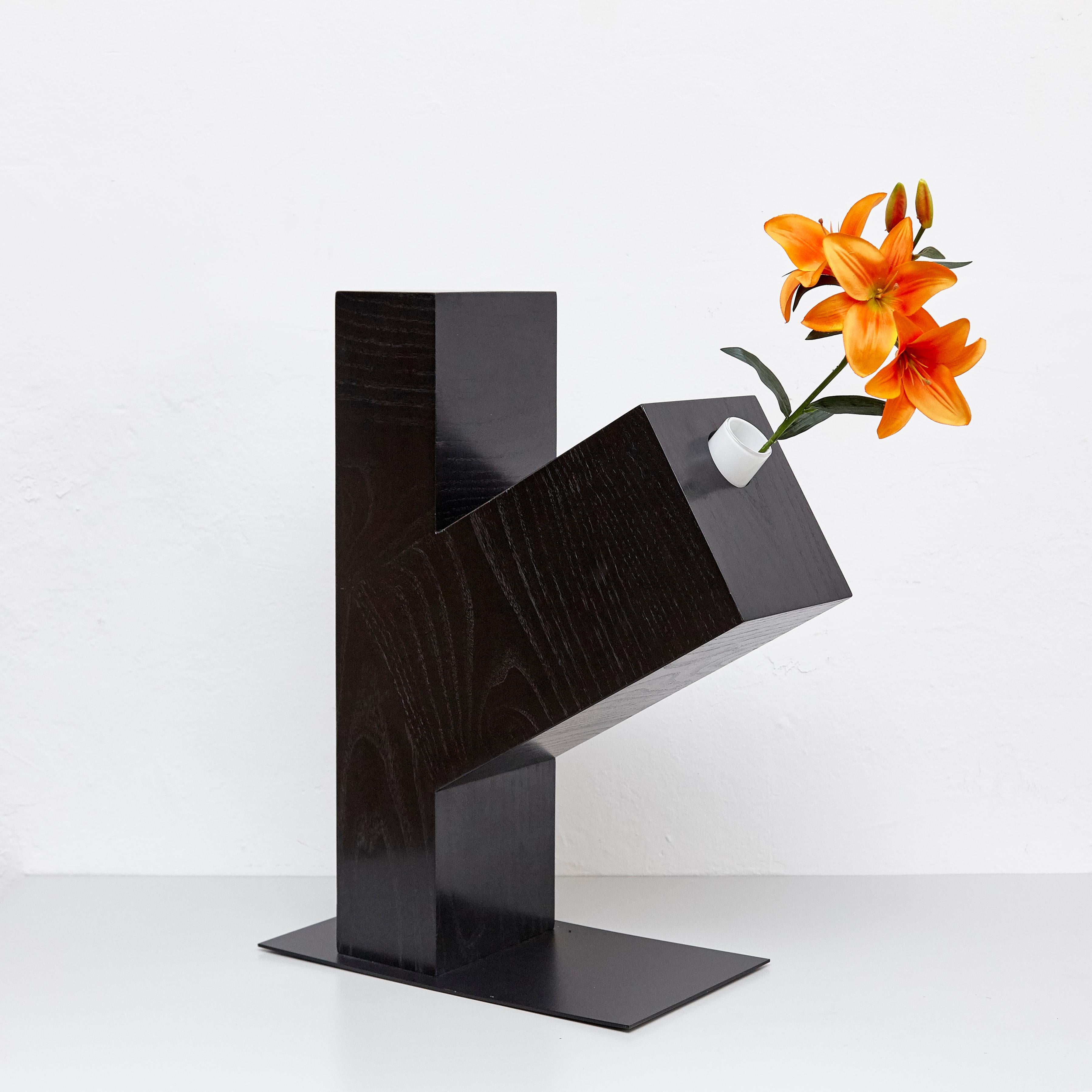 Twenty-Seven Woods, Chinese Artificial Flower Vase Omega by Ettore Sottsass In Good Condition In Barcelona, Barcelona