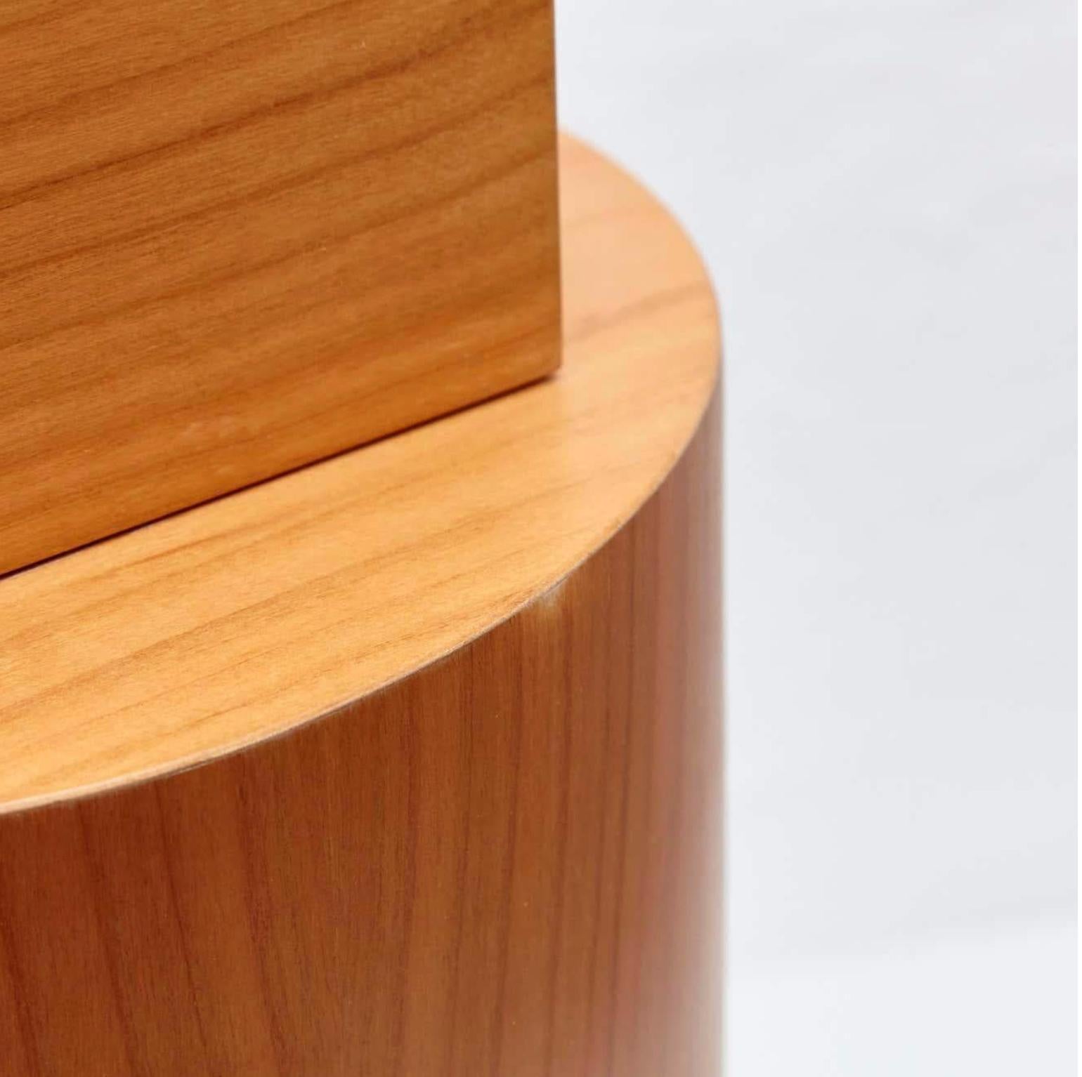 Vaso di fiori artificiali cinesi Twenty-Seven Woods U di Ettore Sottsass in vendita 3