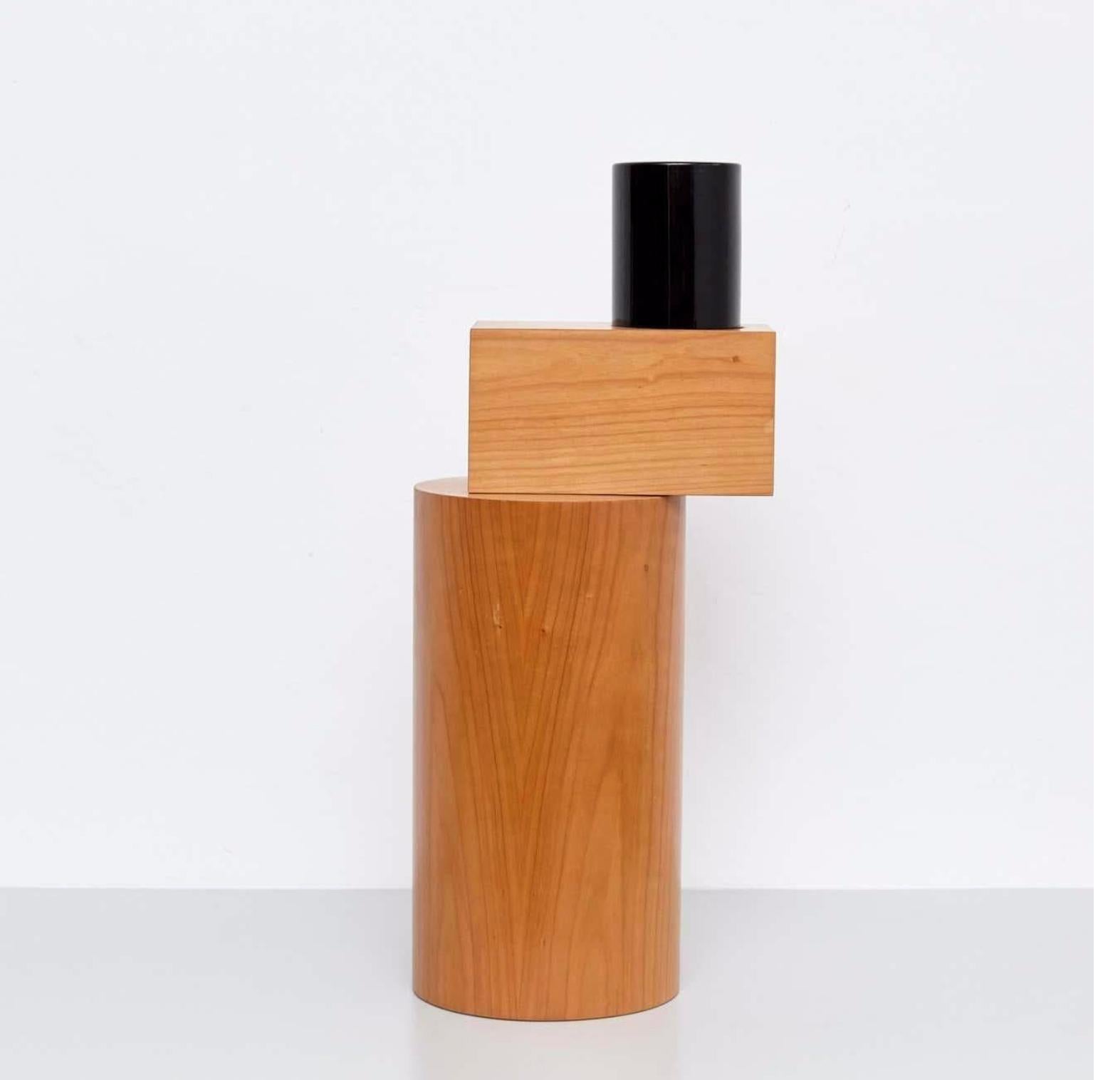 Europeo Vaso di fiori artificiali cinesi Twenty-Seven Woods U di Ettore Sottsass in vendita