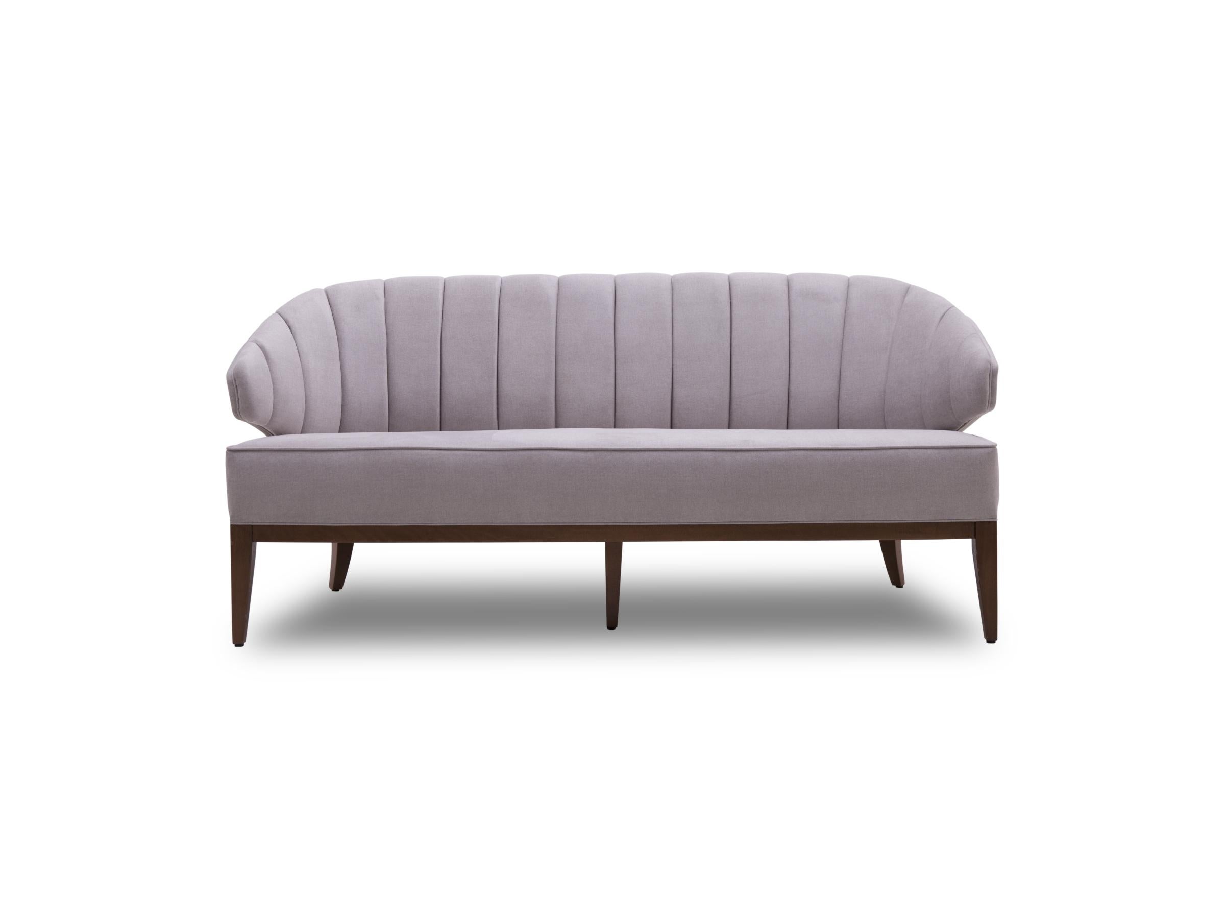 With its ideal depth and width, the three-seater Twice Bench will be a perfect solution for narrow spaces! The modernized traditional look of it will create harmony with both contemporary and classic pieces. The sliced back offers extra comfort