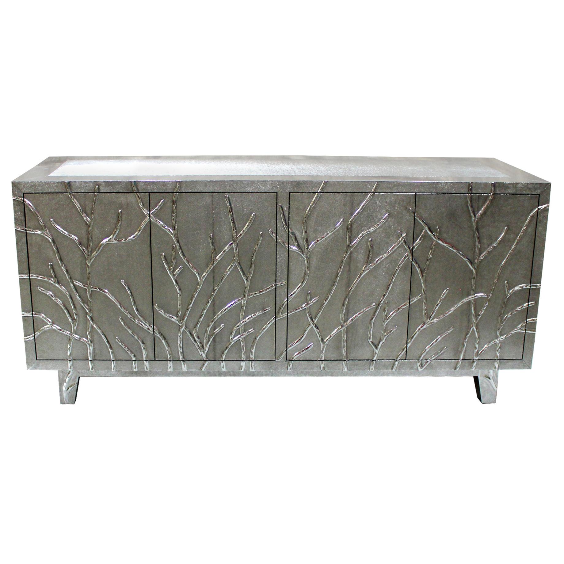 Credenza Twig in bronzo bianco realizzata a mano in India da Stephanie Odegard