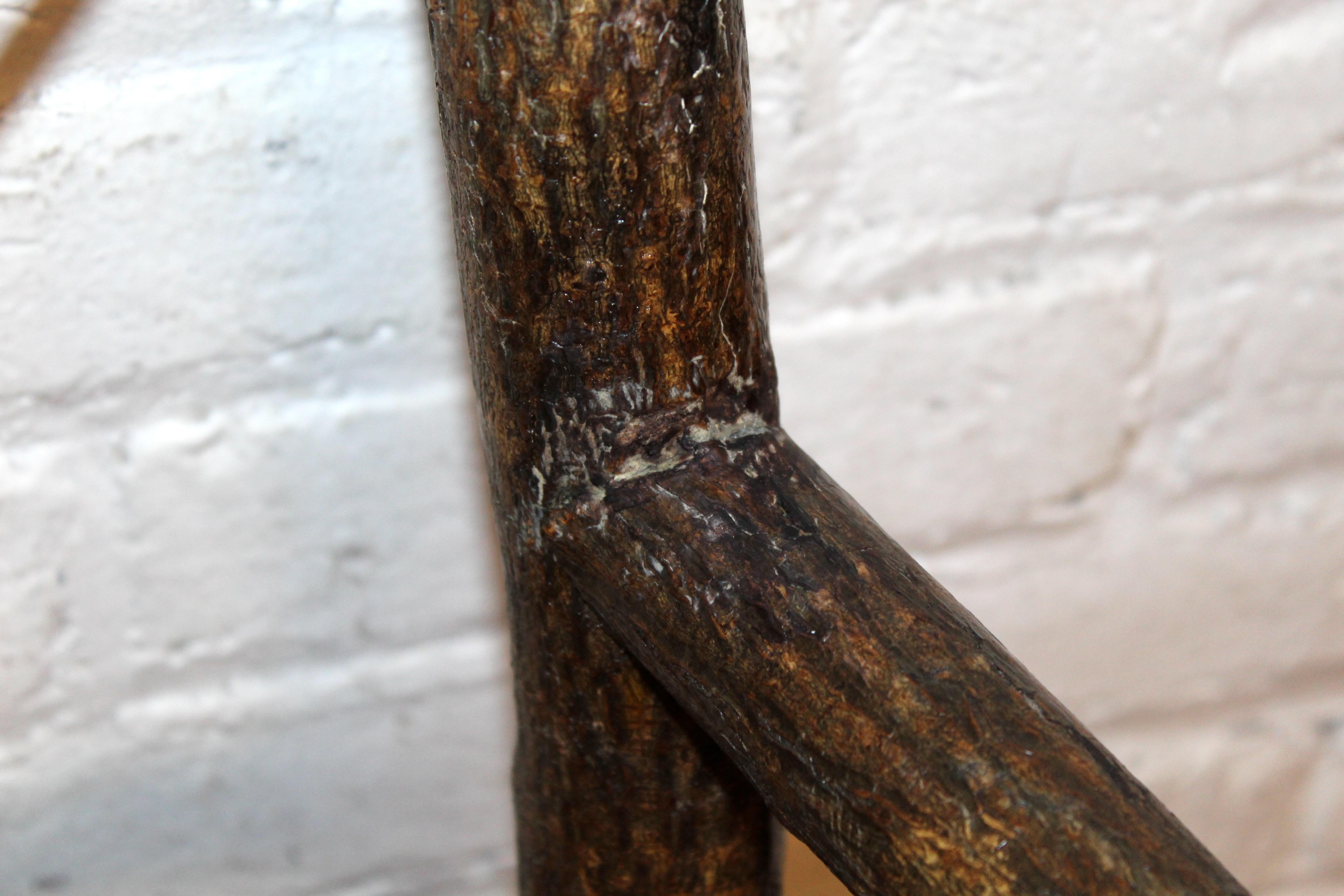 Chaise rustique en caryer, style brindille, primitive en vente 2