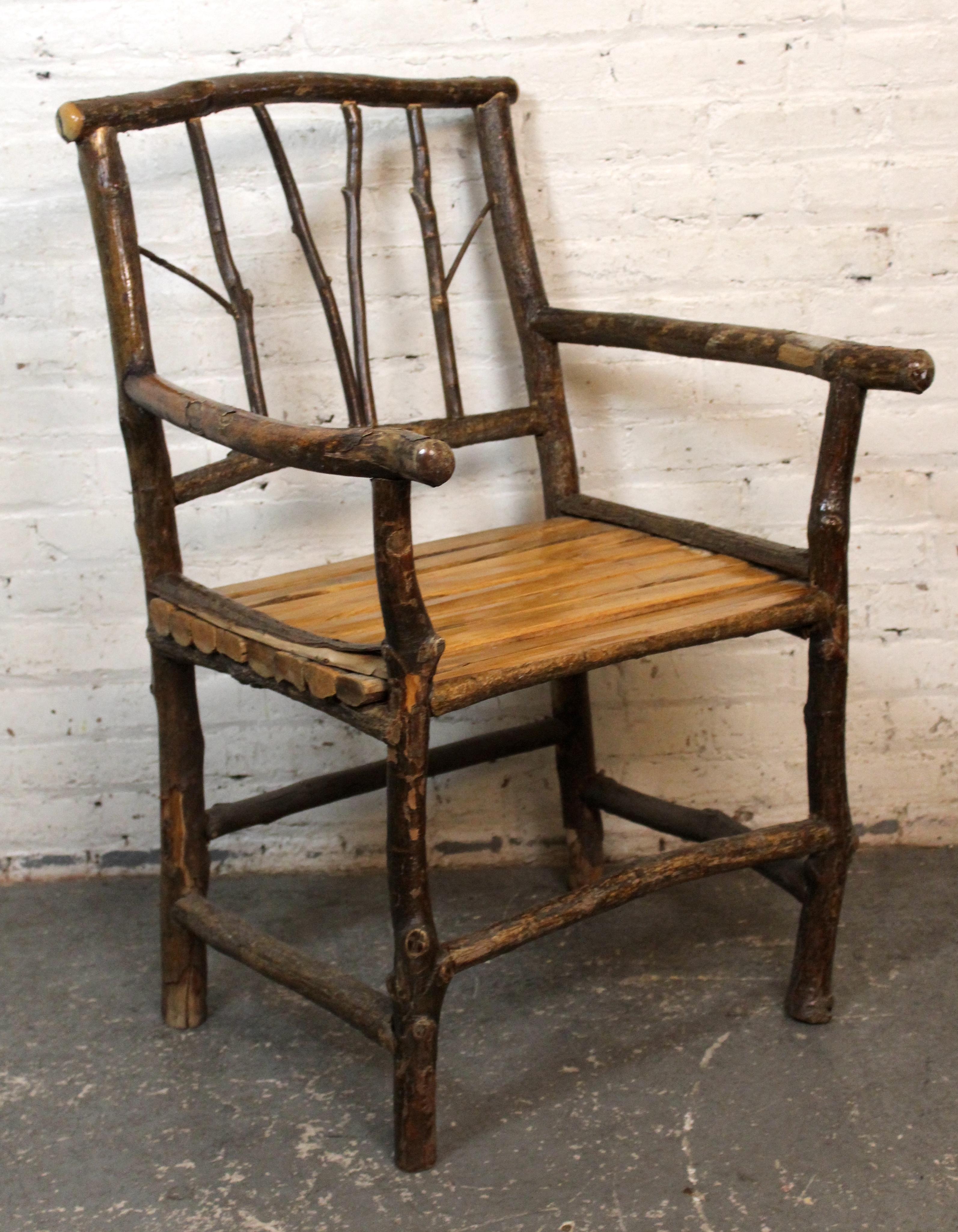 Rustique Chaise rustique en caryer, style brindille, primitive en vente