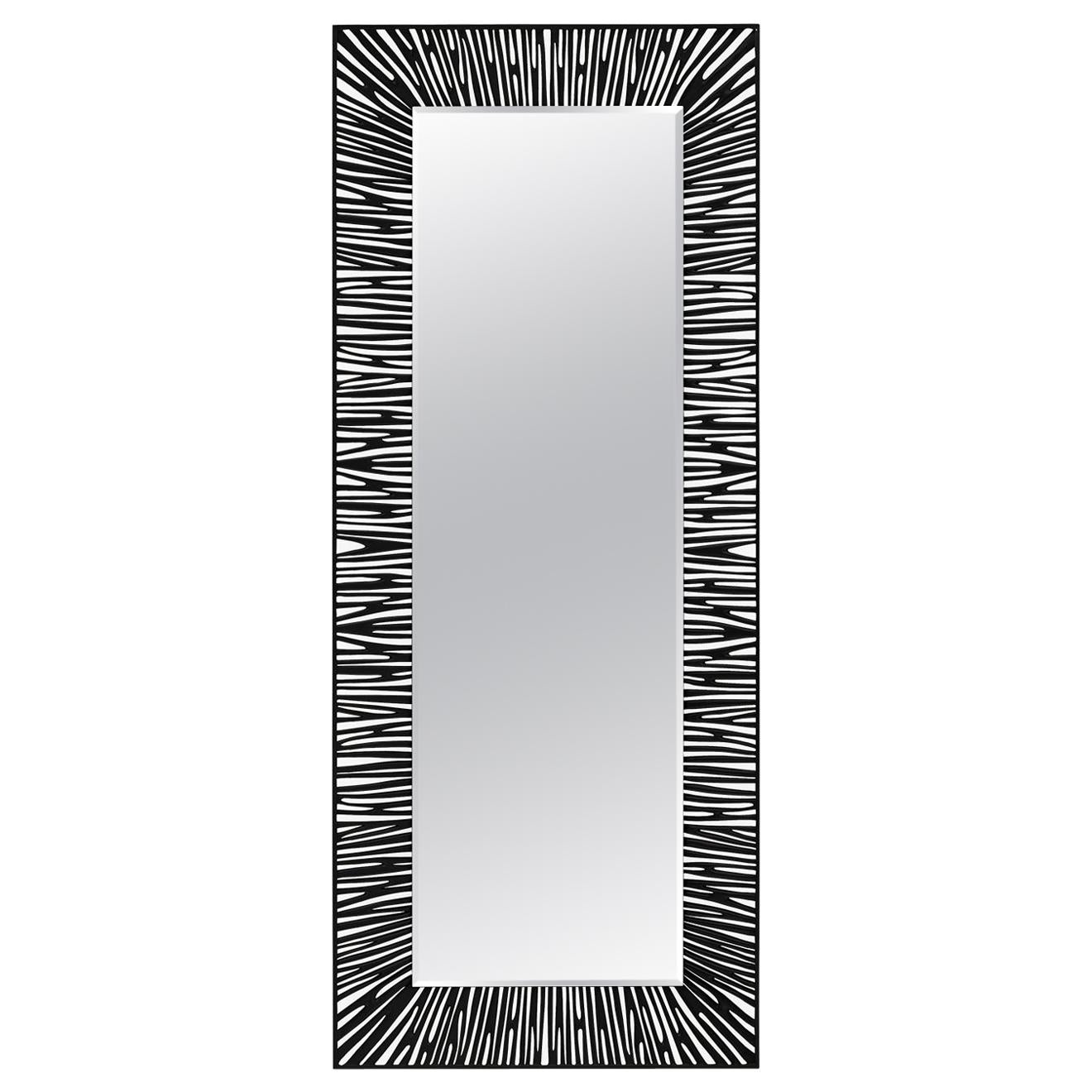 Specchio alto Twiggy in nero, argento o oro in vendita