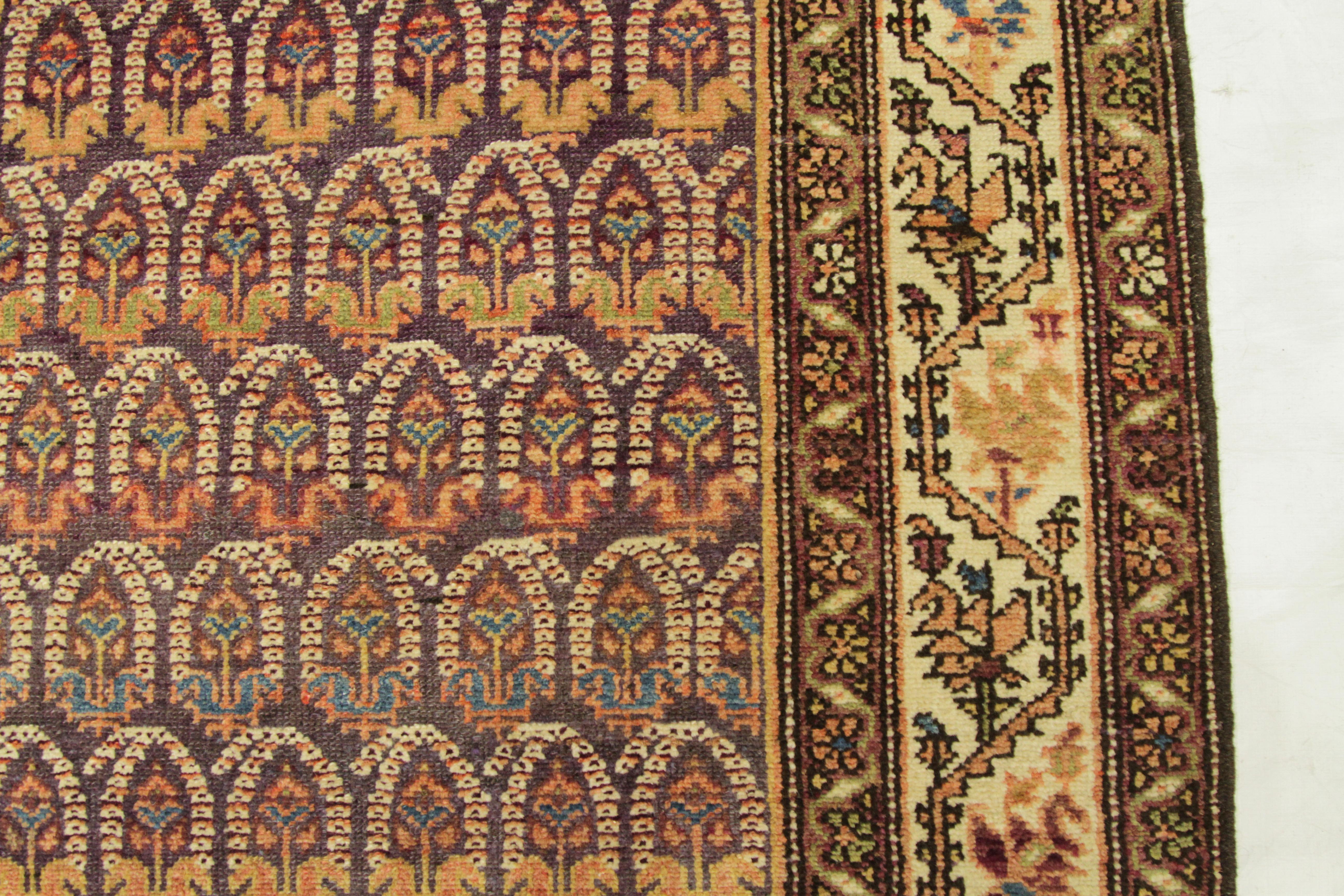 Laine Tapis persan ancien à deux motifs Malayer avec motifs traditionnels, vers les années 1920 en vente