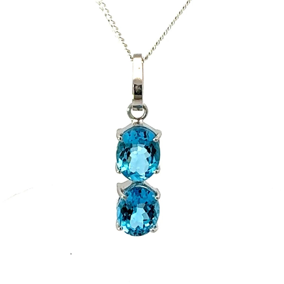 De las mujeres Colgante de gota vertical de topacio azul gemelo en plata 925 Regalo elegante para ella en venta