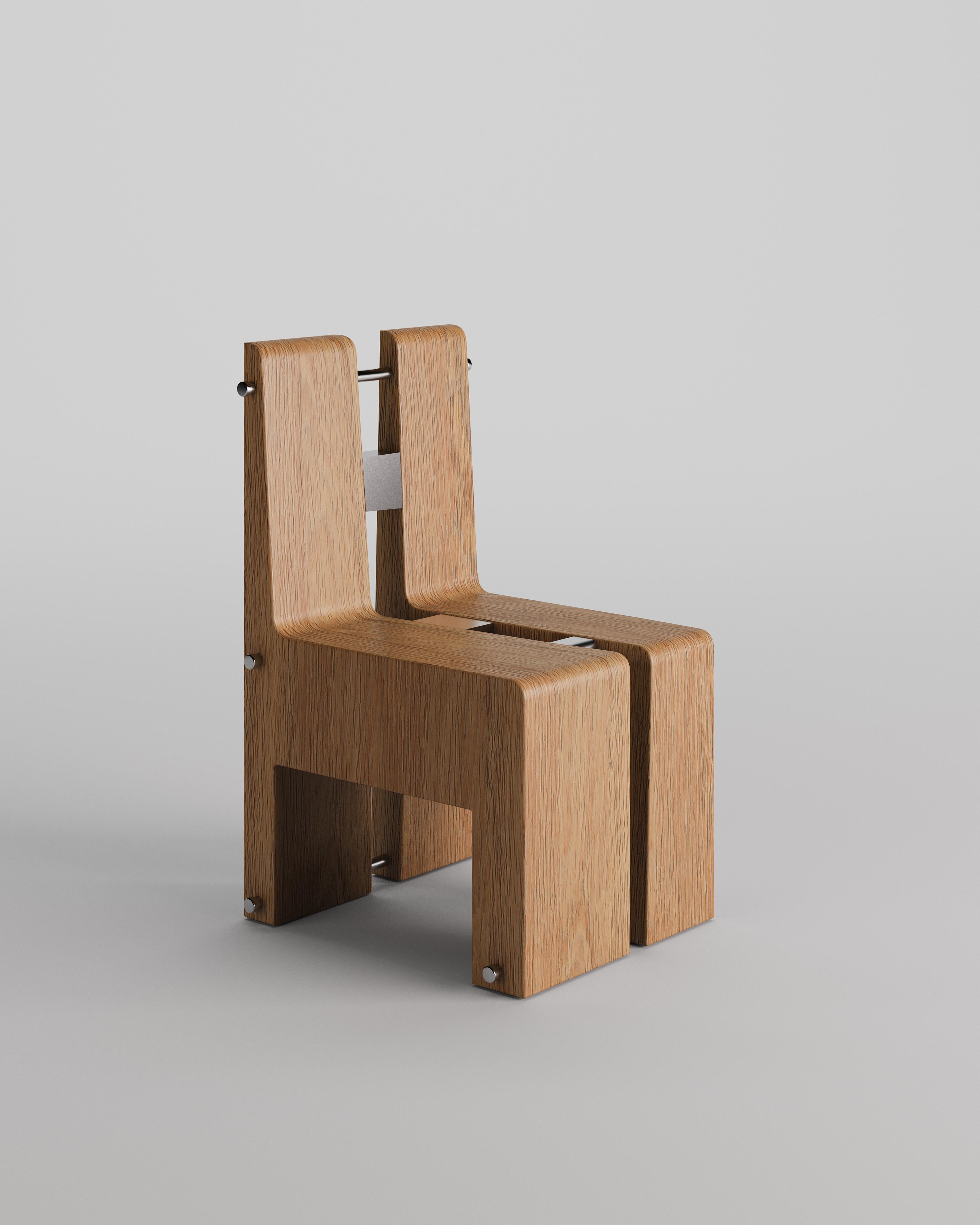 Sedia Twin di Tuğçe Geyik
Dimensioni: P 57 x L 53 x H 90 cm. SH: 45 cm.
Materiali: Oak e acciaio inossidabile.

Tuğçe Geyik è un architetto e designer di Istanbul. Ha studiato presso l'Università Tecnica di Yildiz, Dipartimento di Architettura. Ha