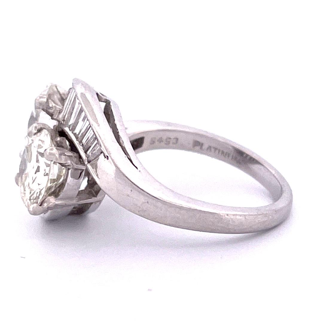 Art Deco Twin Diamond Ring in Platinum For Sale