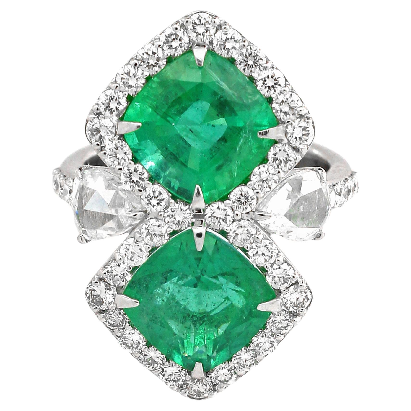Twin Emerald Ring in vendita