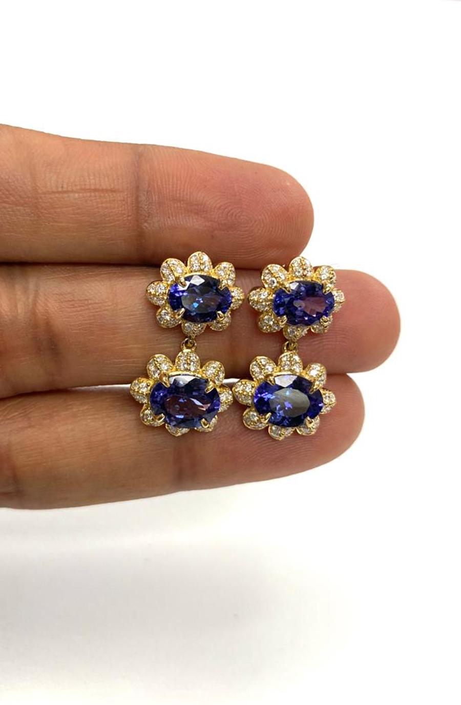 Women's Goshwara Oval Tanzanite Twin Faceted  And Diamond Earrings For Sale